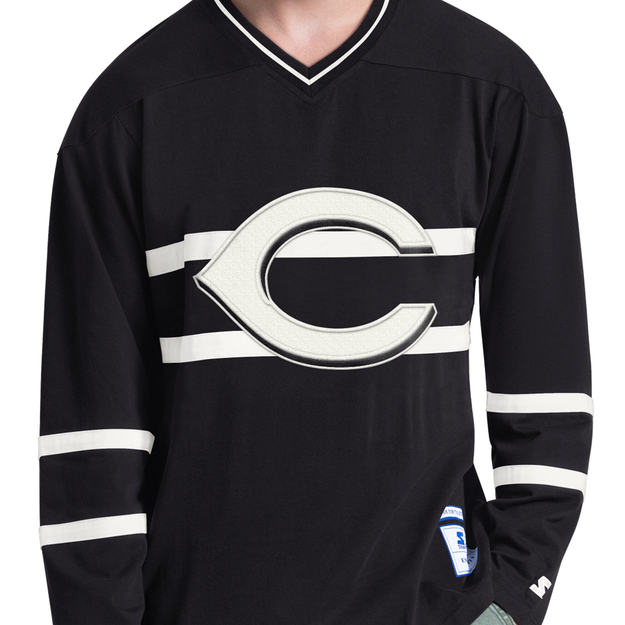 Men's Starter Black Cincinnati Reds Line Up Long Sleeve V-Neck T-Shirt