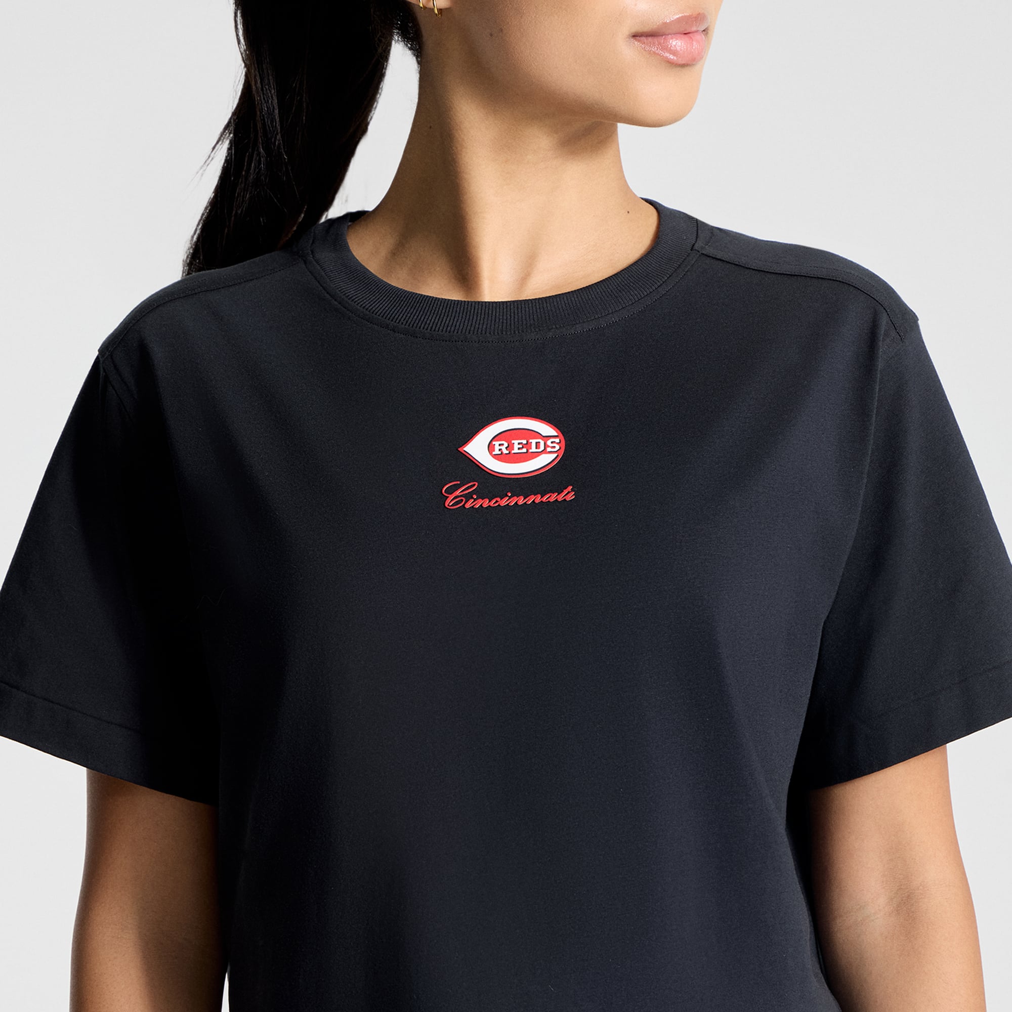 T-shirt court en coton biologique All Yours noir Cincinnati Reds pour femme de lululemon