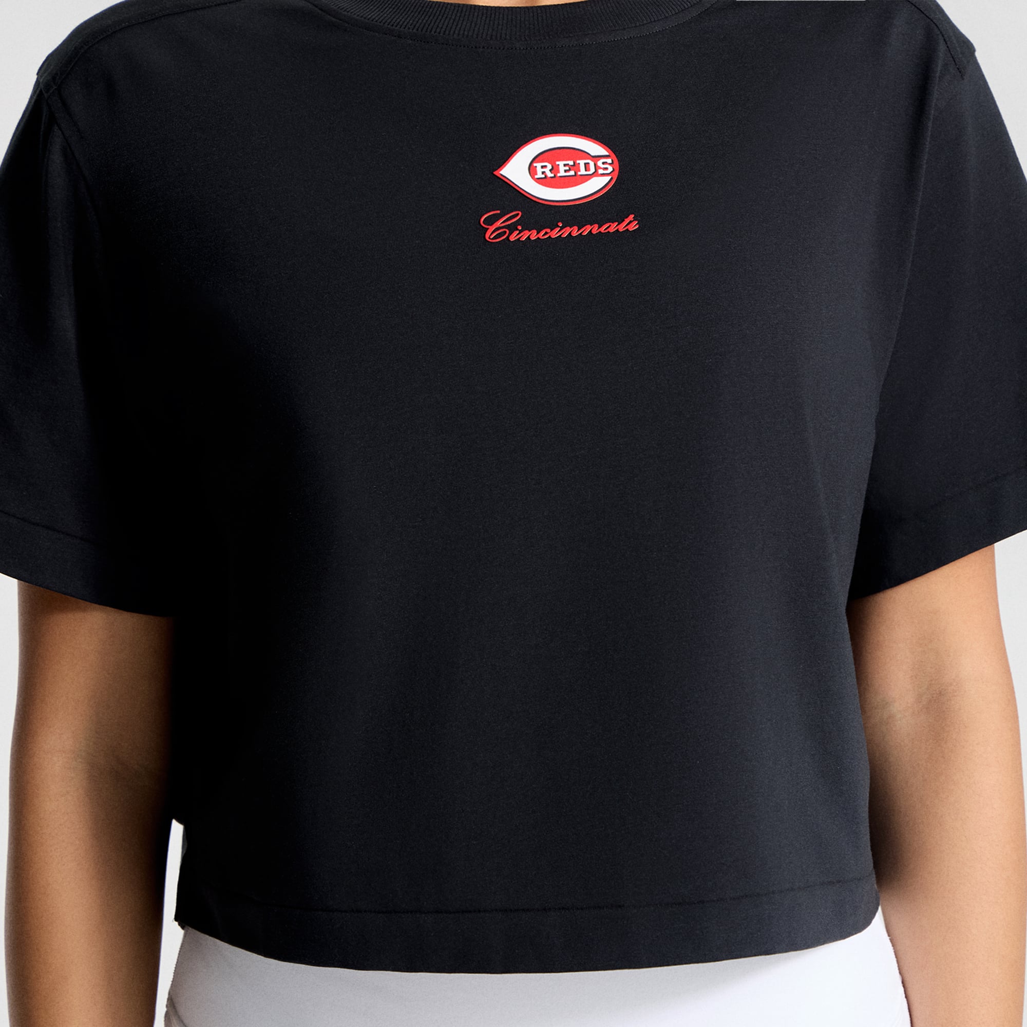 T-shirt court en coton biologique All Yours noir Cincinnati Reds pour femme de lululemon
