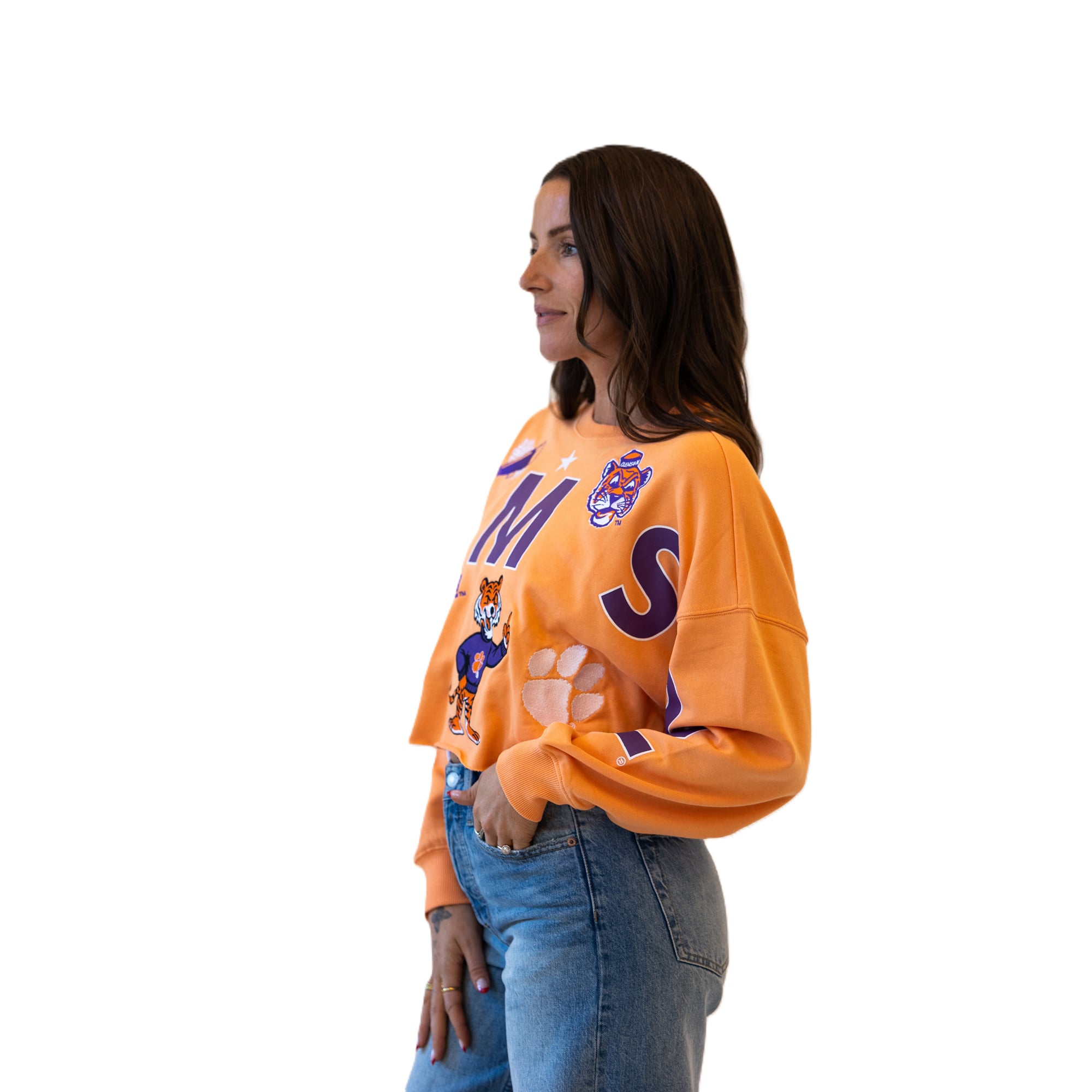 Sweat-shirt à écusson orange Clemson Tigers pour femmes, modèle Phipps, jour de match.