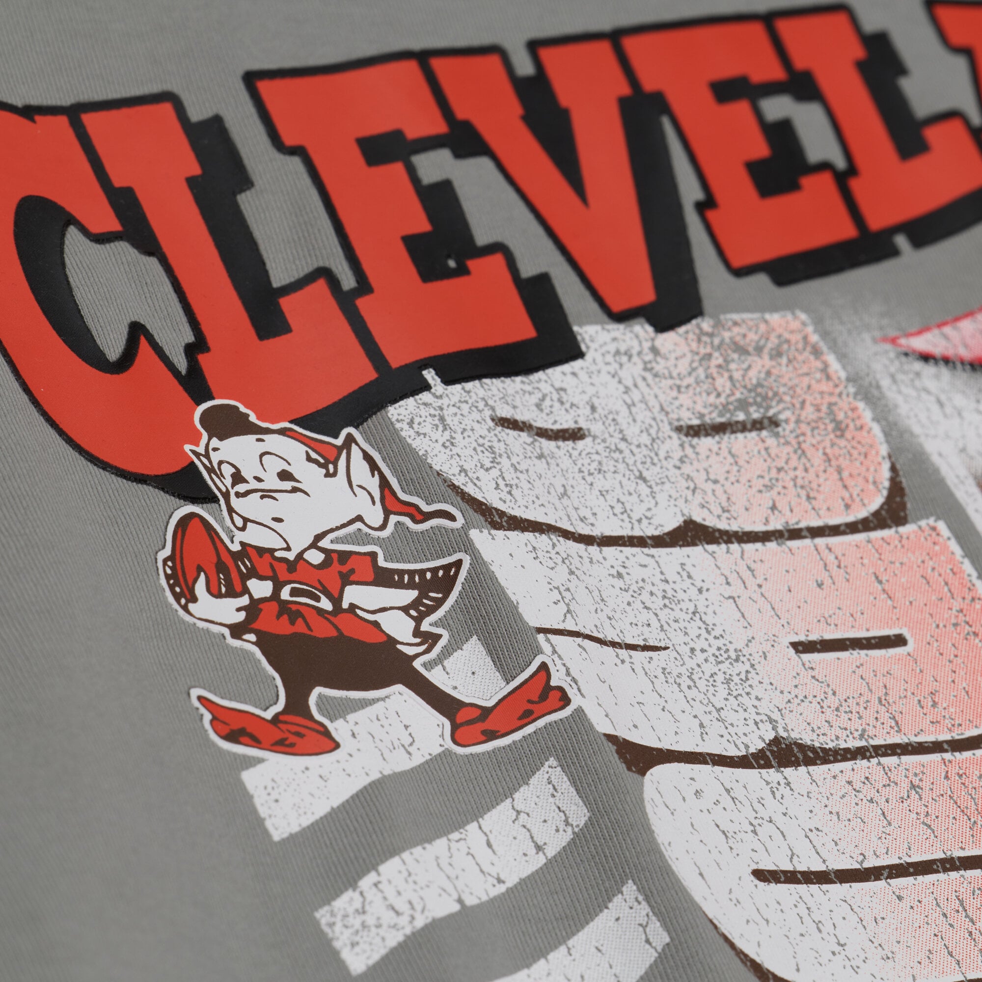 T-shirt à manches courtes Mitchell & Ness gris Cleveland Browns Core Essentials Street Graphic pour homme