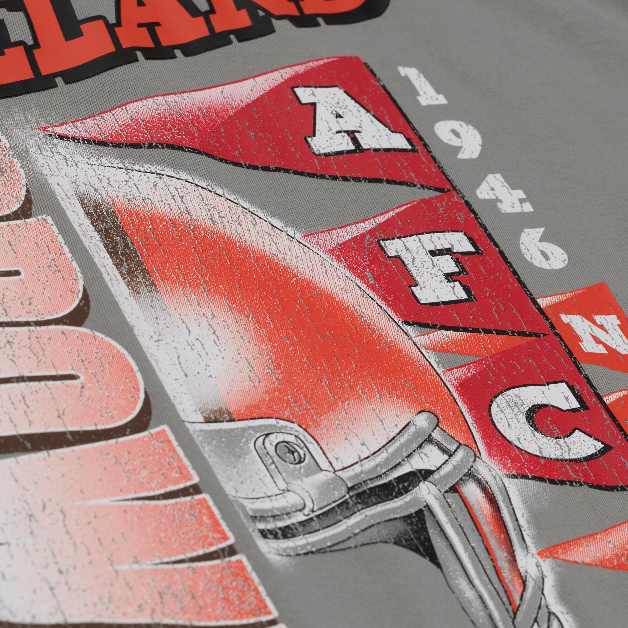 T-shirt à manches courtes Mitchell & Ness gris Cleveland Browns Core Essentials Street Graphic pour homme