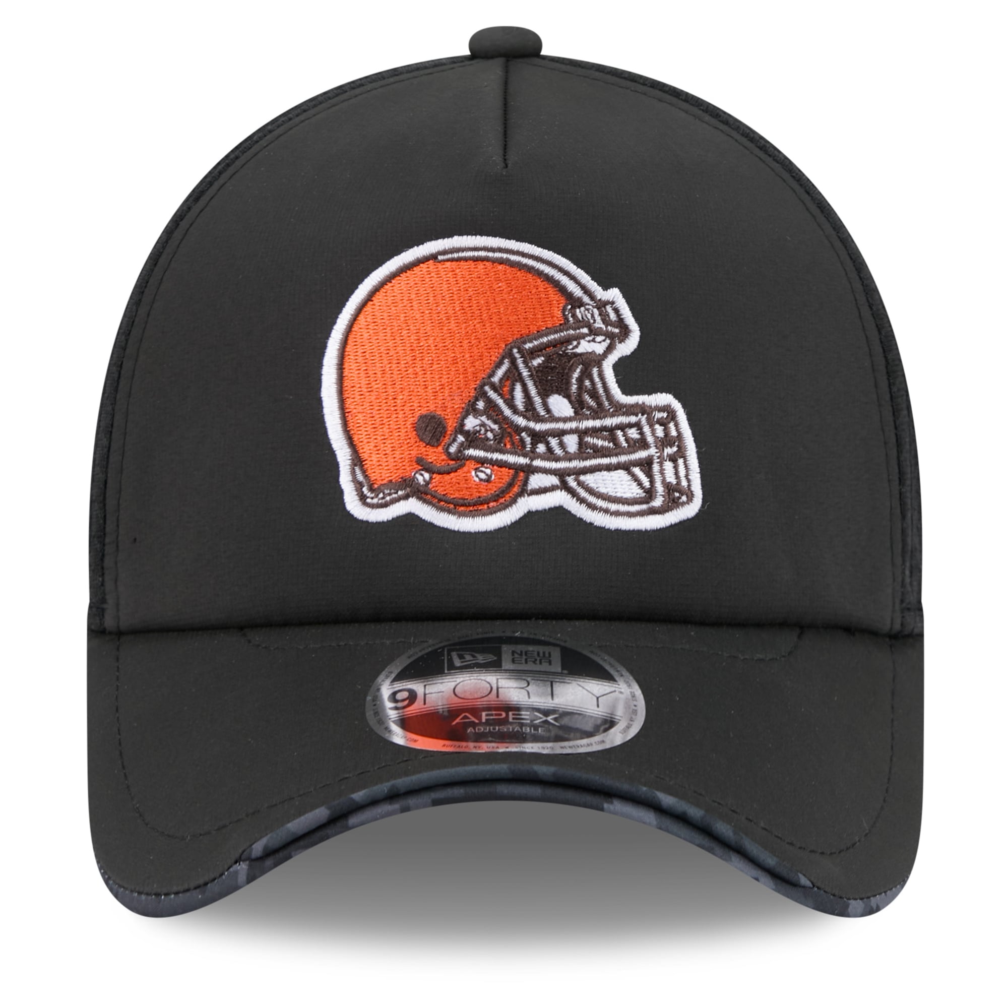 Men's New Era Black Cleveland Browns 2026 Salute To Service Apex 9FORTY Adjustable Trucker Hat
