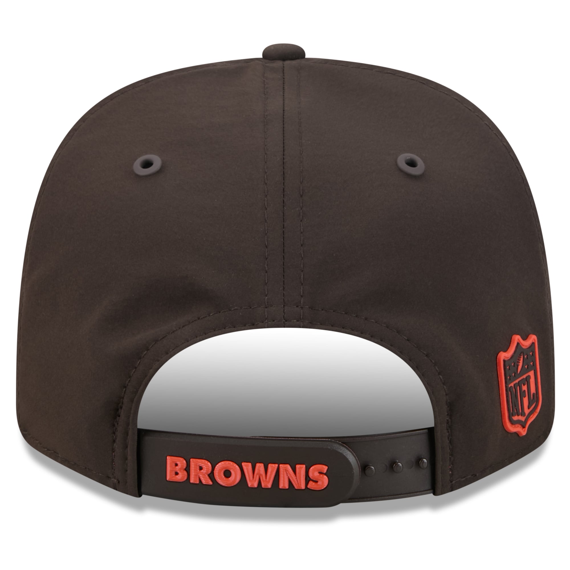 Men's New Era Brown Cleveland Browns 2026 Sideline Throwback 9SEVENTY Adjustable Hat