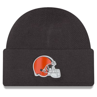 Cleveland Browns New Era 2026 Sideline Cold Weather  Skully Knit Hat - Charcoal
