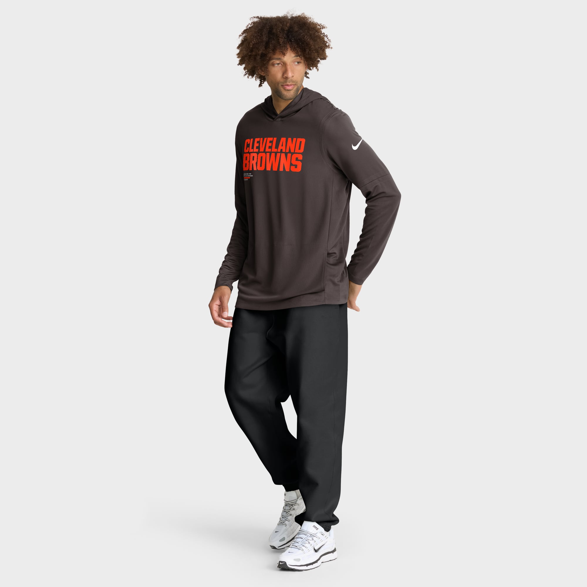T-shirt à capuche manches longues Nike Cleveland Browns Sideline Pure Fury Dri-FIT pour homme