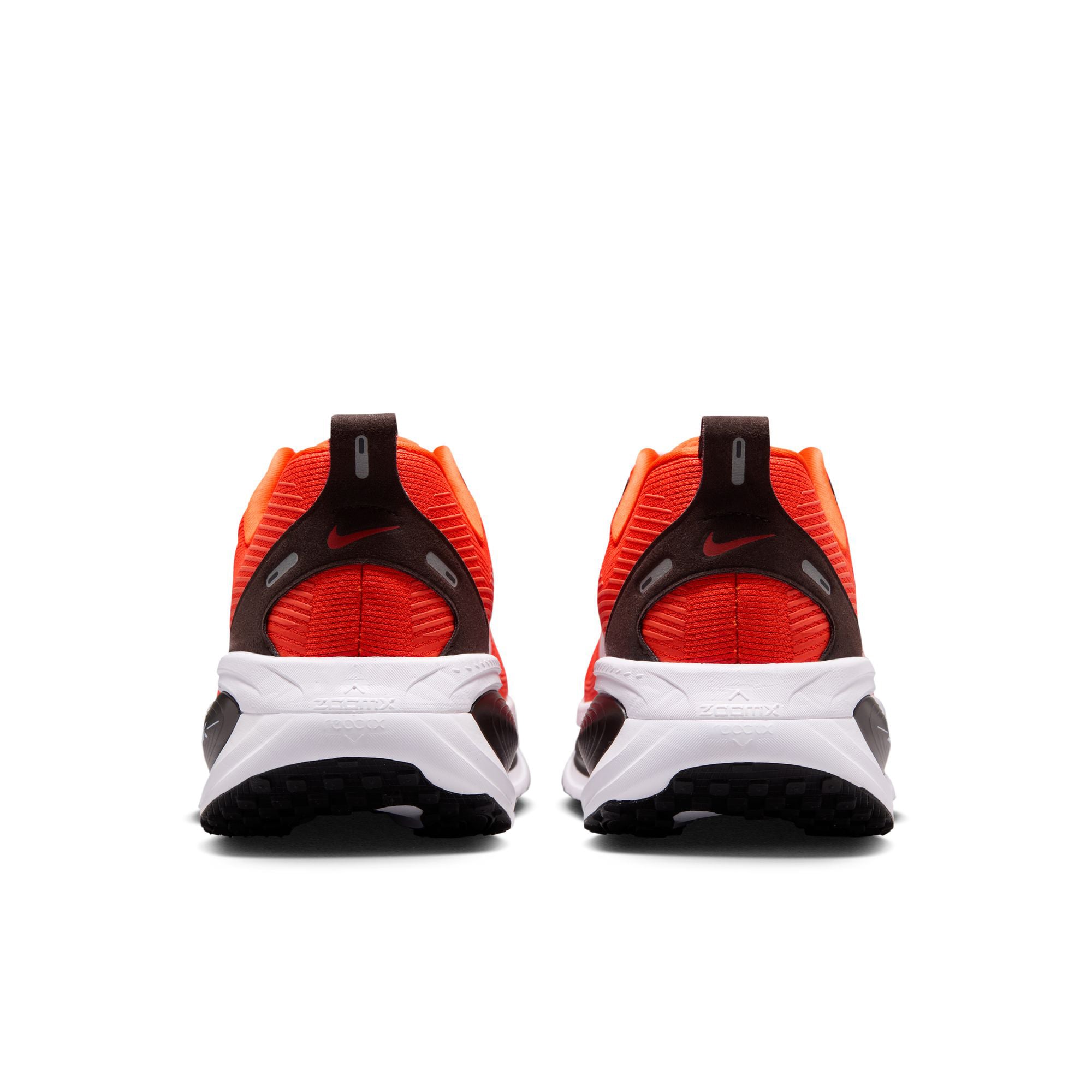 Men's Nike Cleveland Browns Vomero 18 Running Shoes