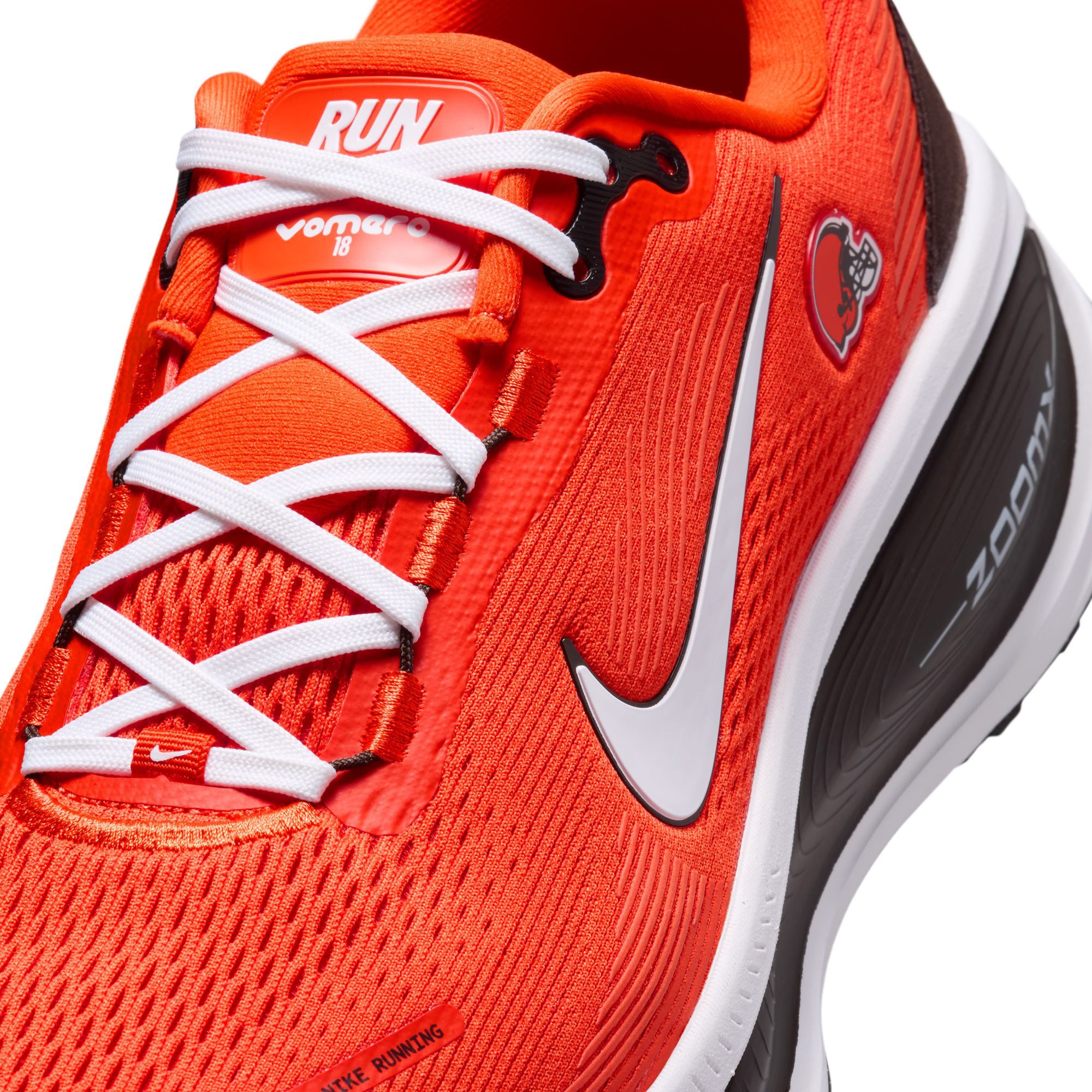 Men's Nike Cleveland Browns Vomero 18 Running Shoes