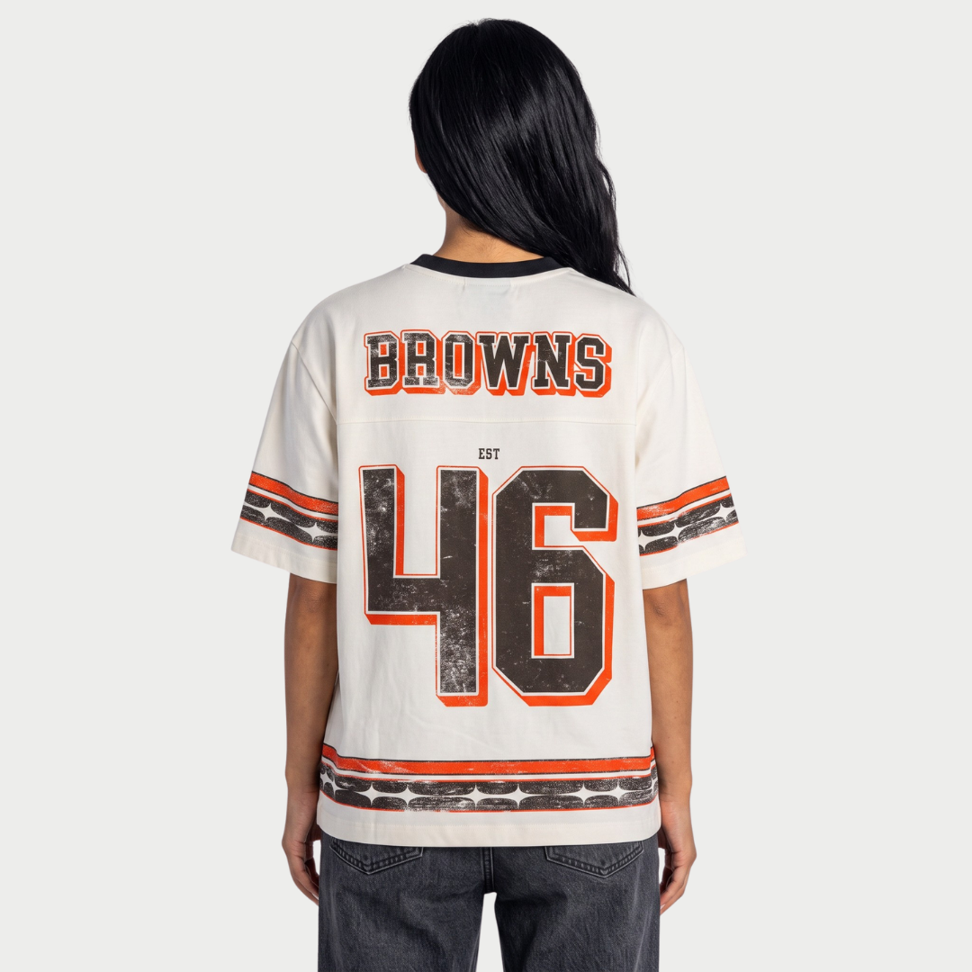 T-shirt boyfriend oversize crème Cleveland Browns pour femme de The Wild Collective