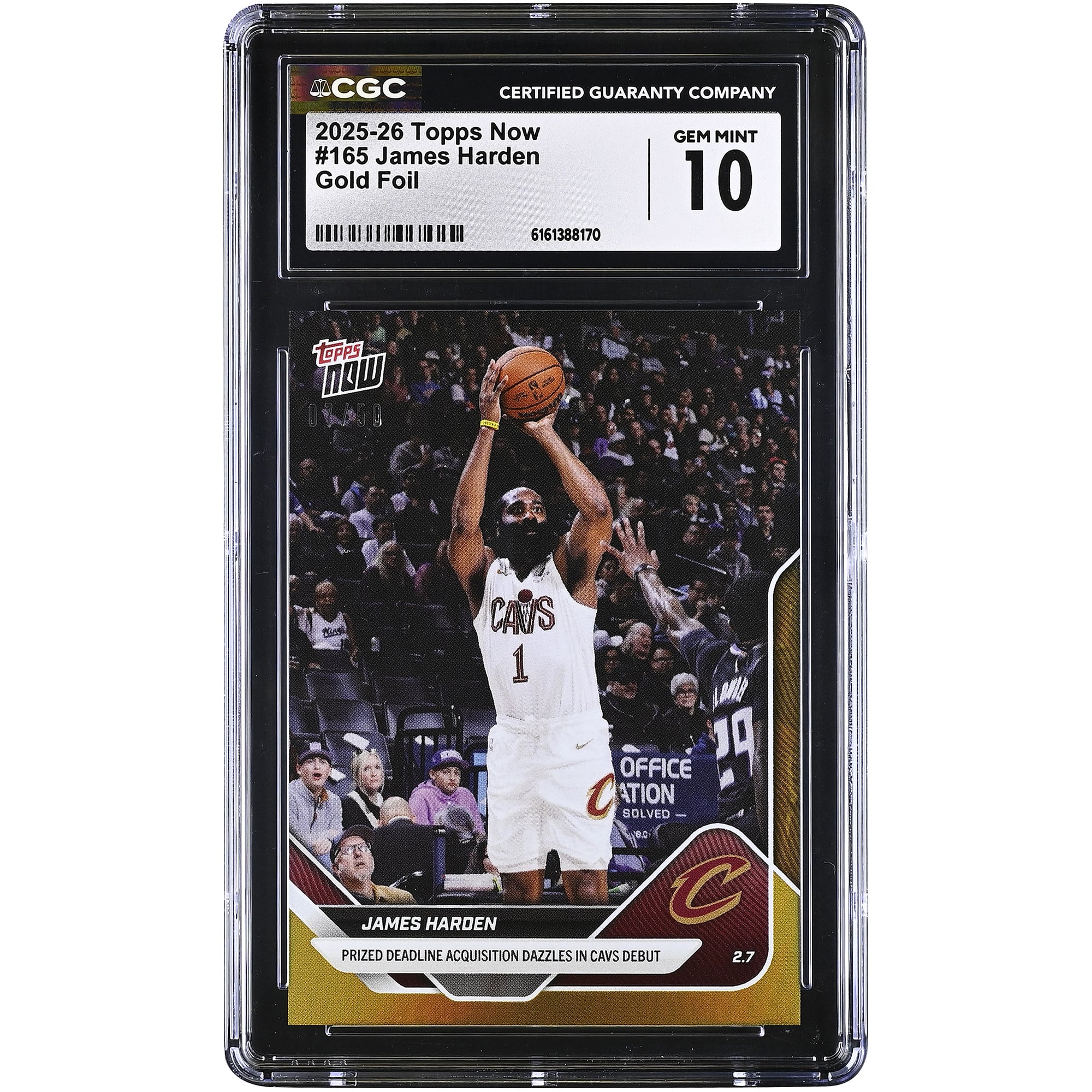 Carte Topps Now 2025-26 de James Harden, recrue prisée de dernière minute, qui brille lors de ses débuts avec les Cavaliers. Carte dorée n° 165/50 authentifiée par CGC. 10 cartes authentifiées.