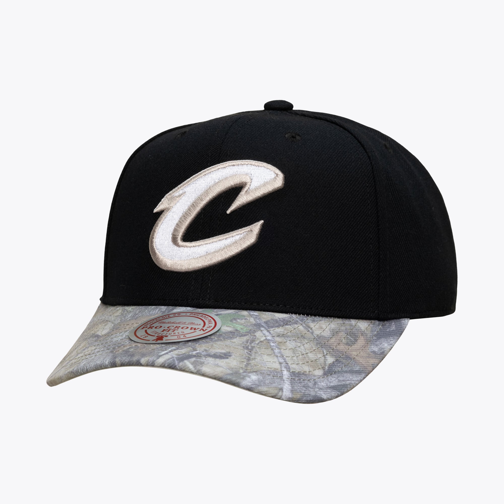 Casquette Mitchell & Ness Pro Crown Pro Crown noire/camouflage Cleveland Cavaliers Midnight Timber pour homme