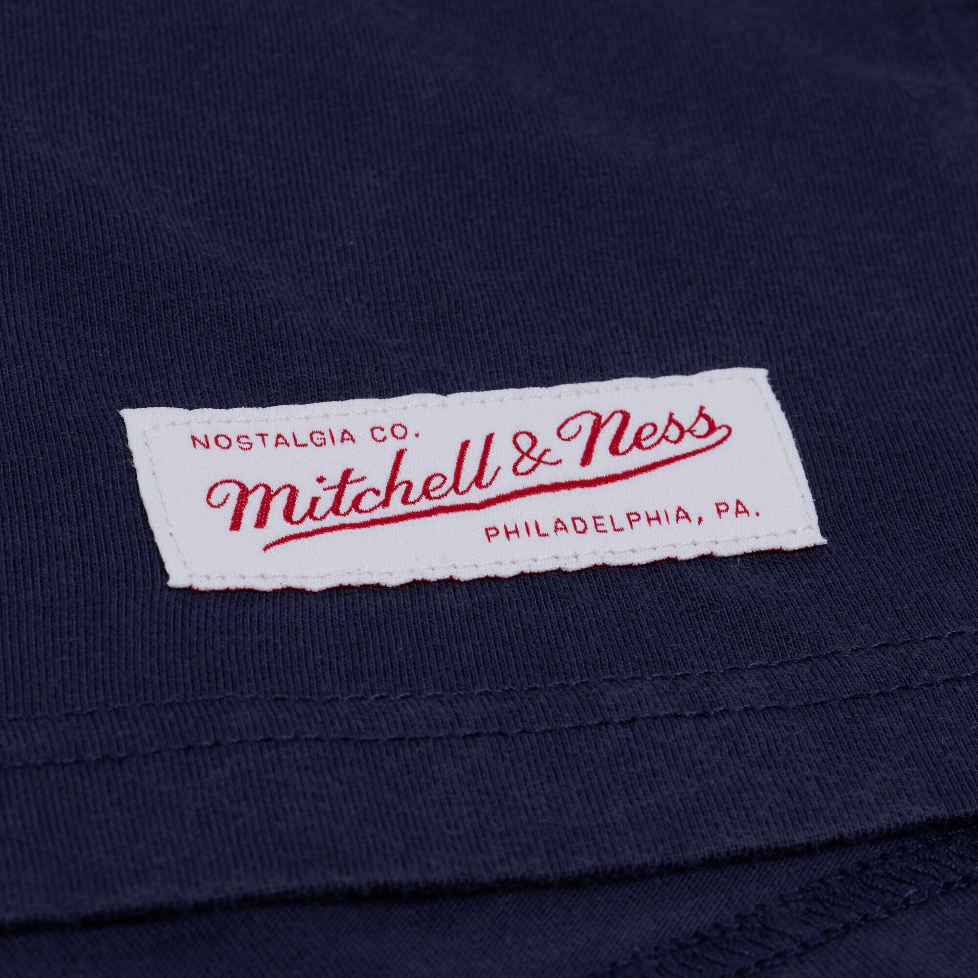 T-shirt court à manches carrées Mitchell & Ness bleu marine Cleveland Guardians pour femme