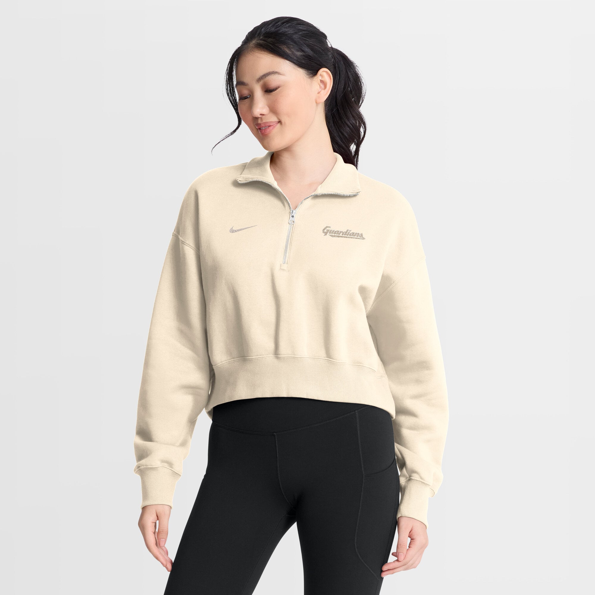 Sweat-shirt court à fermeture éclair 1/4 Nike Cleveland Guardians couleur crème pour femme