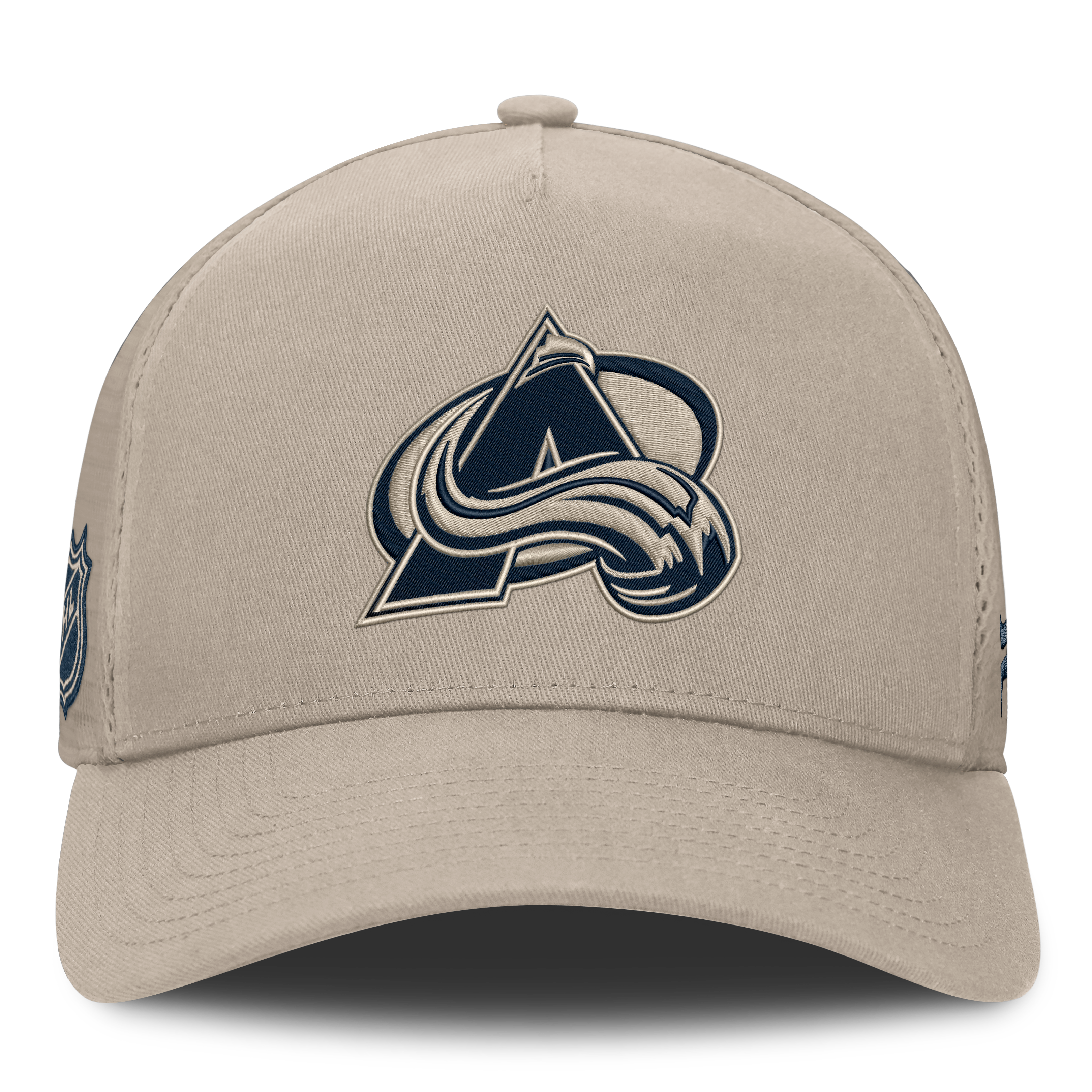 Casquette Fanatics pour homme, beige clair, Colorado Avalanche Authentic Pro Road Soft Wash, à monture A et dos en maille.
