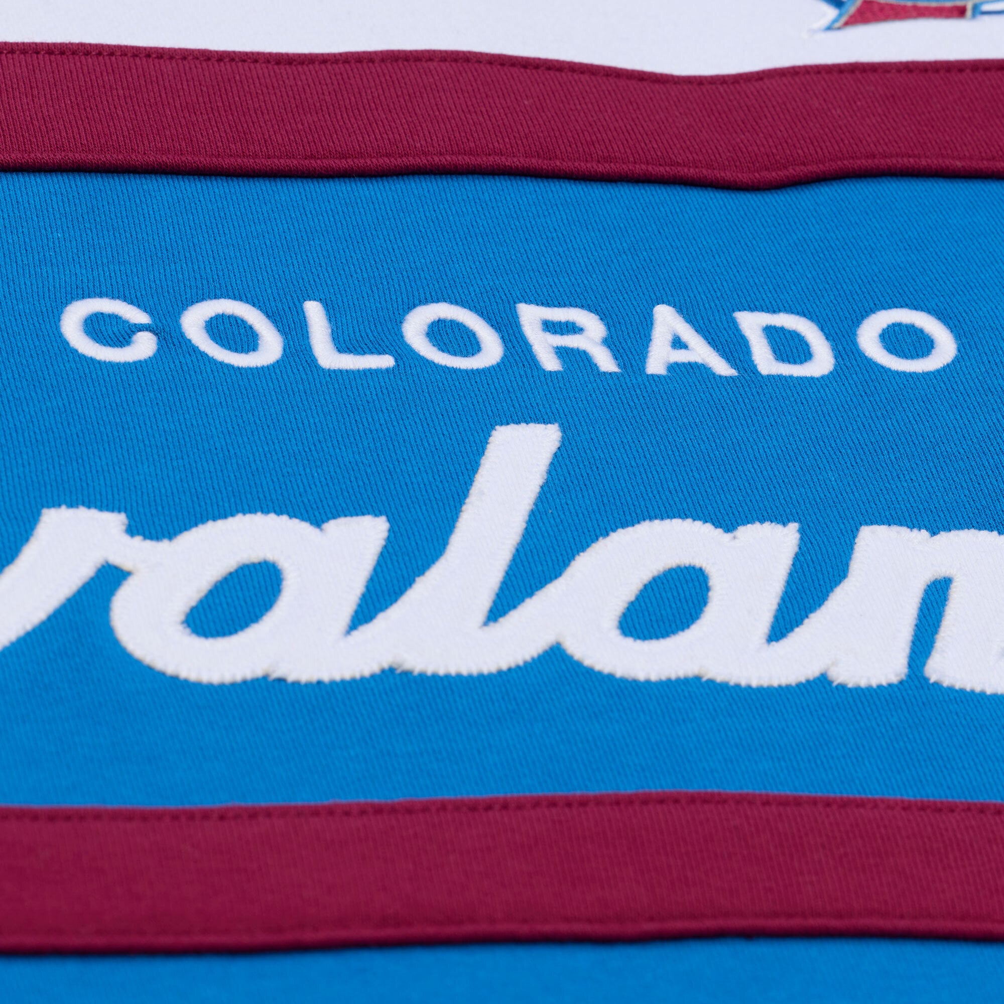 Sweat à capuche Mitchell & Ness bleu pour homme, modèle entraîneur-chef de l'Avalanche du Colorado