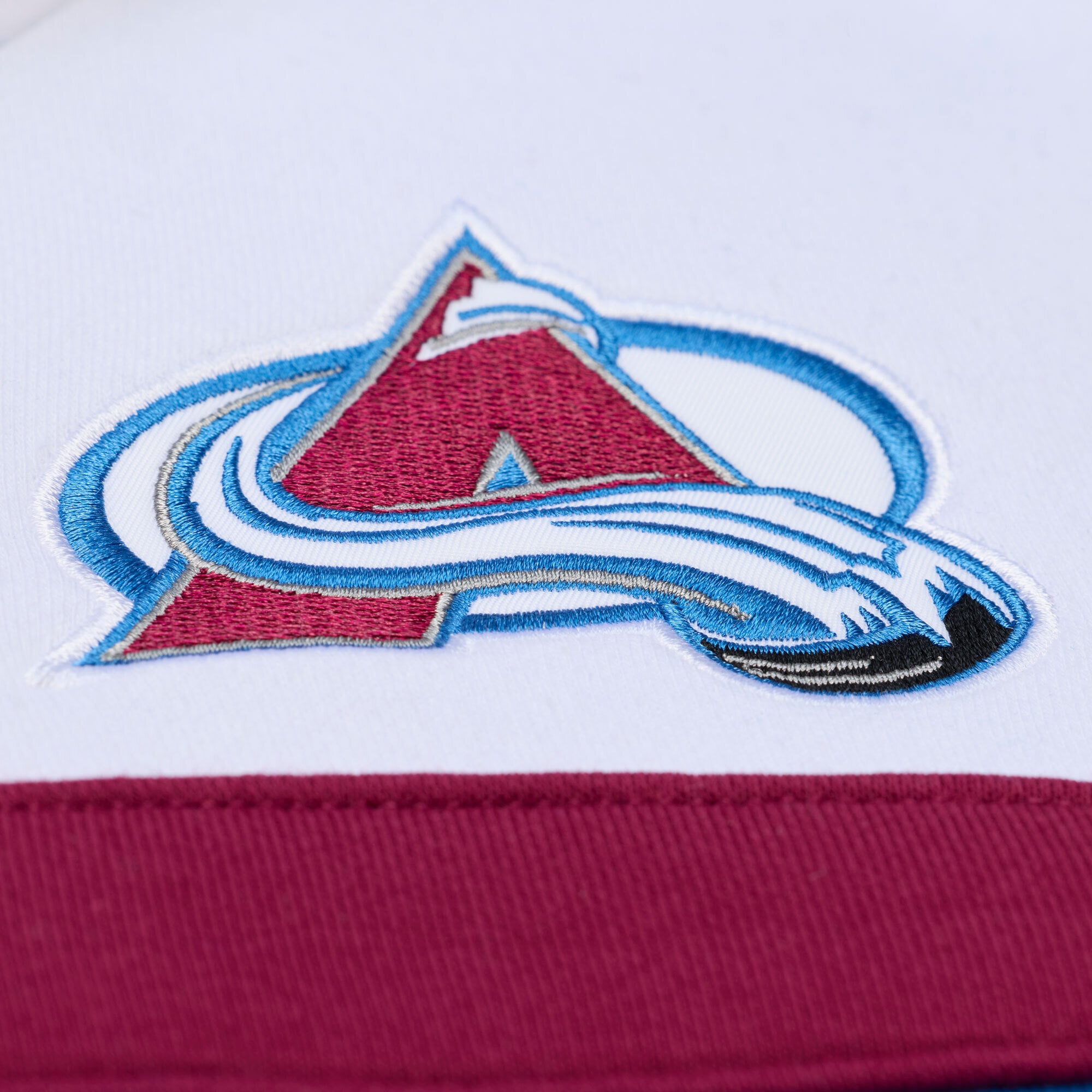 Sweat à capuche Mitchell & Ness bleu pour homme, modèle entraîneur-chef de l'Avalanche du Colorado