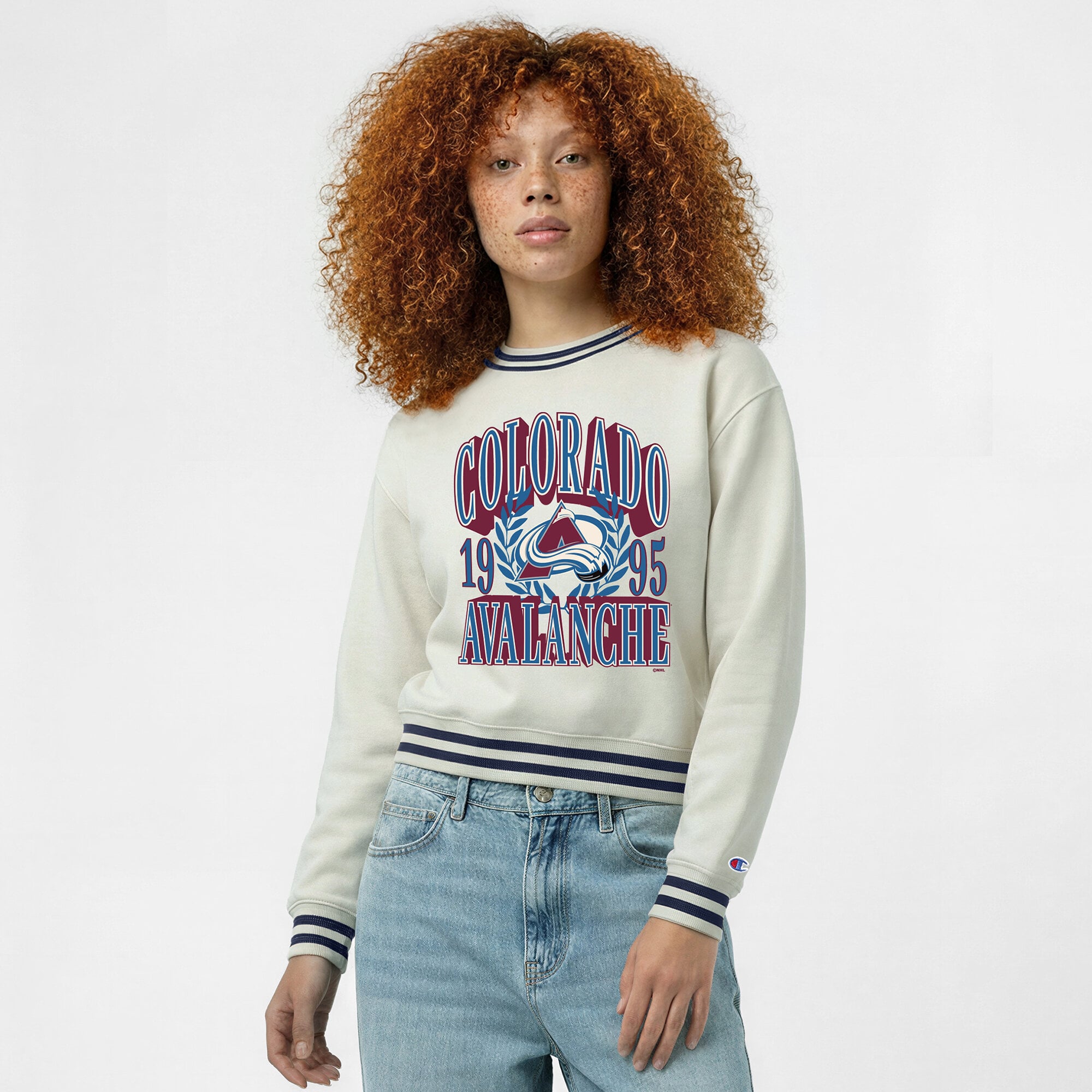 Sweat-shirt Champion pour femme, couleur crème, Colorado Avalanche, Bold Laurels Reverse Weave Yarn