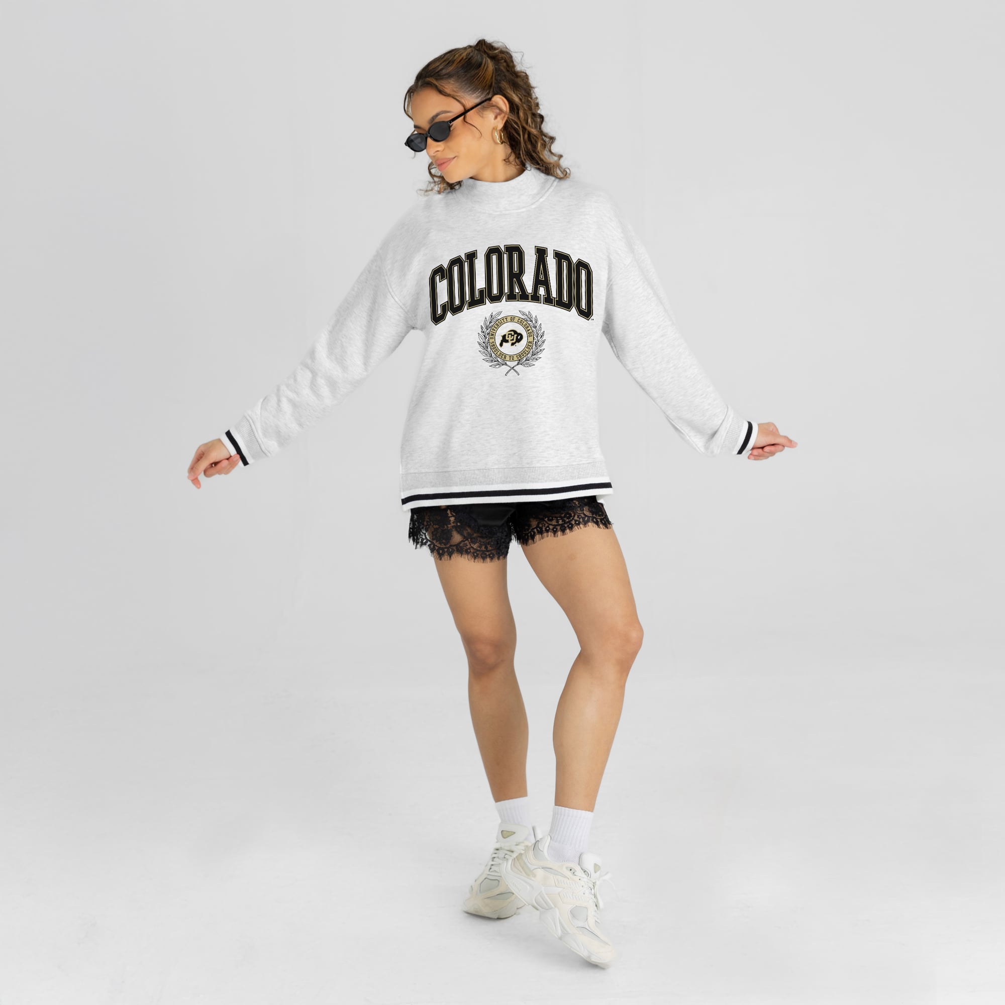 Sweat-shirt à col montant rayures contrastées « Rally Point » gris des Colorado Buffaloes pour femmes, collection Gameday Couture