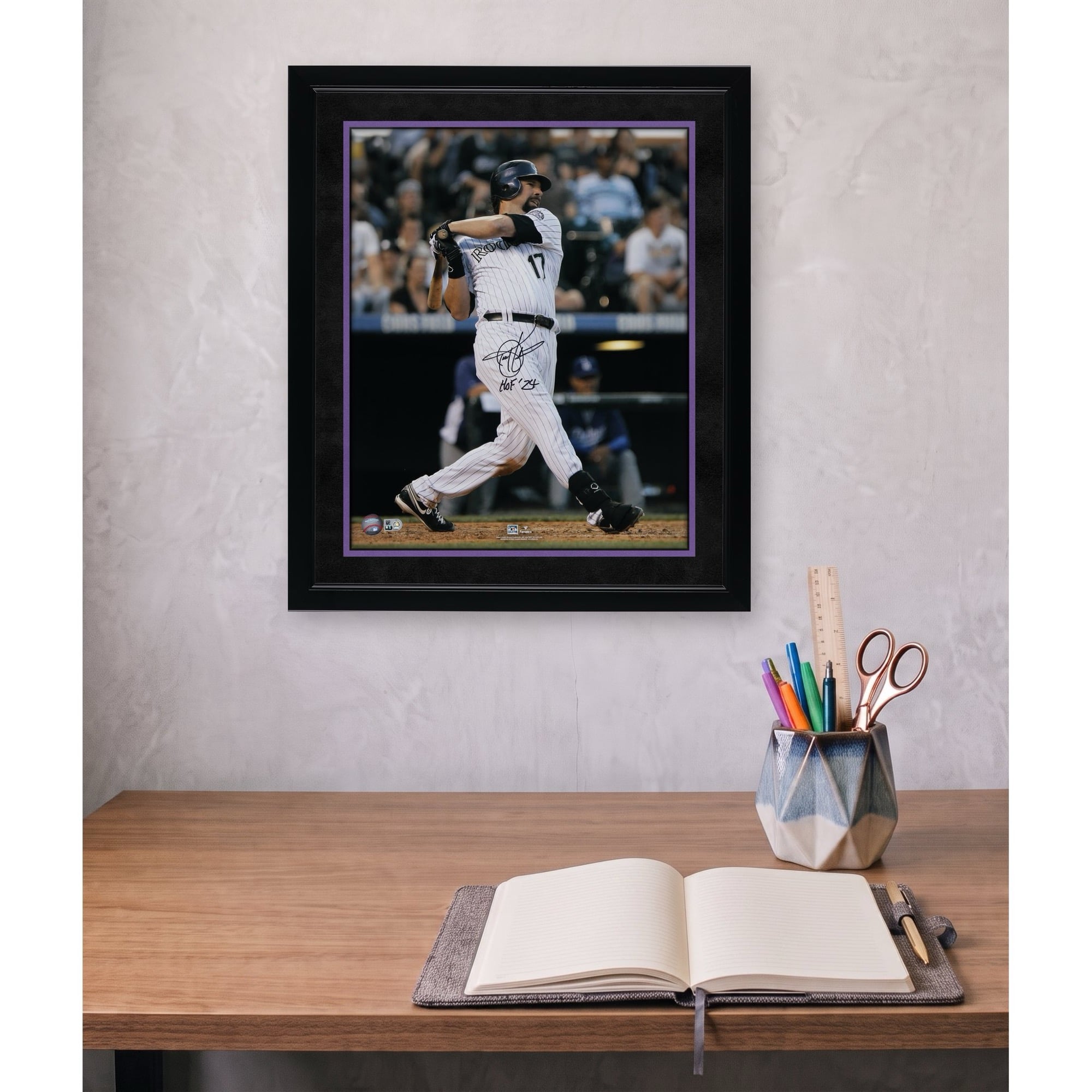 Photo dédicacée de Todd Helton (Colorado Rockies) - 40,6 x 50,8 cm (16 x 20 pouces) - avec inscription « HOF 2024 »