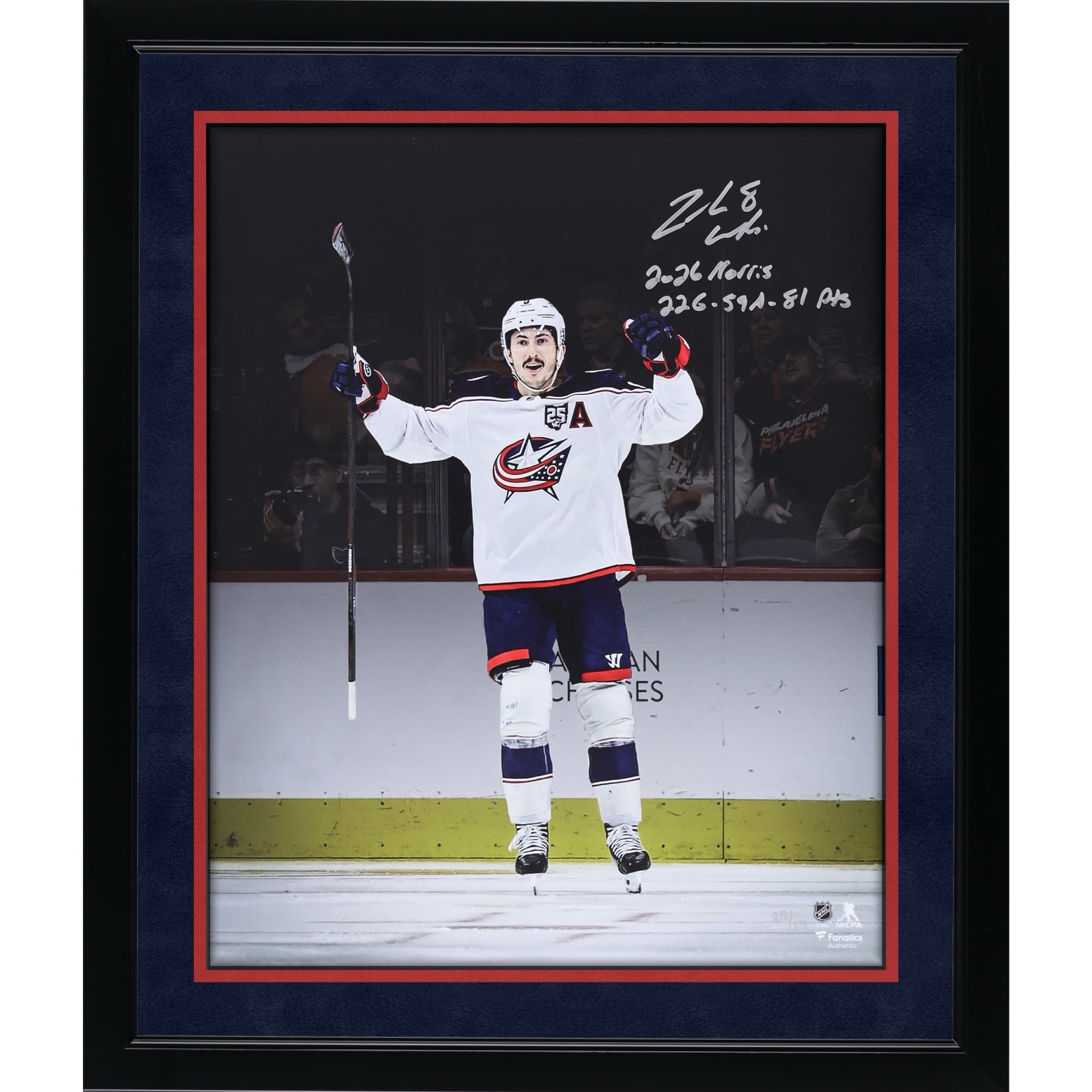 Photo dédicacée de Zach Werenski, des Blue Jackets de Columbus, format 40 x 50 cm (16 x 20 pouces), avec plusieurs inscriptions - Édition limitée n° 25/25