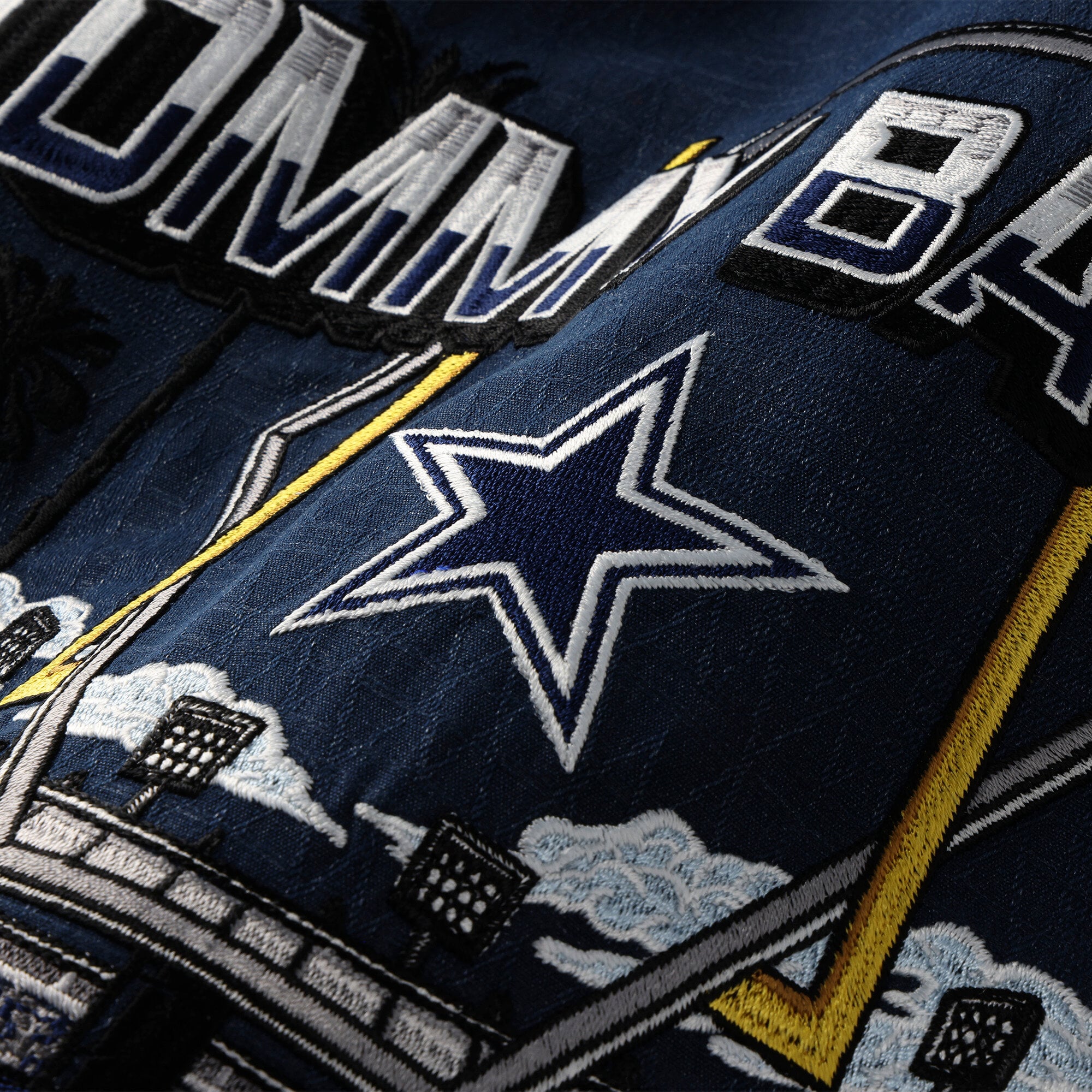 Chemise boutonnée Tommy Bahama Navy Dallas Cowboys Endzone Paradise IslandZone pour homme