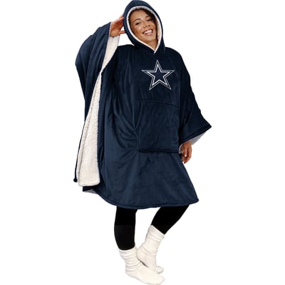 Dallas Cowboys Pegasus Team 50" x 70" Bloncho Sherpa Fan Cape