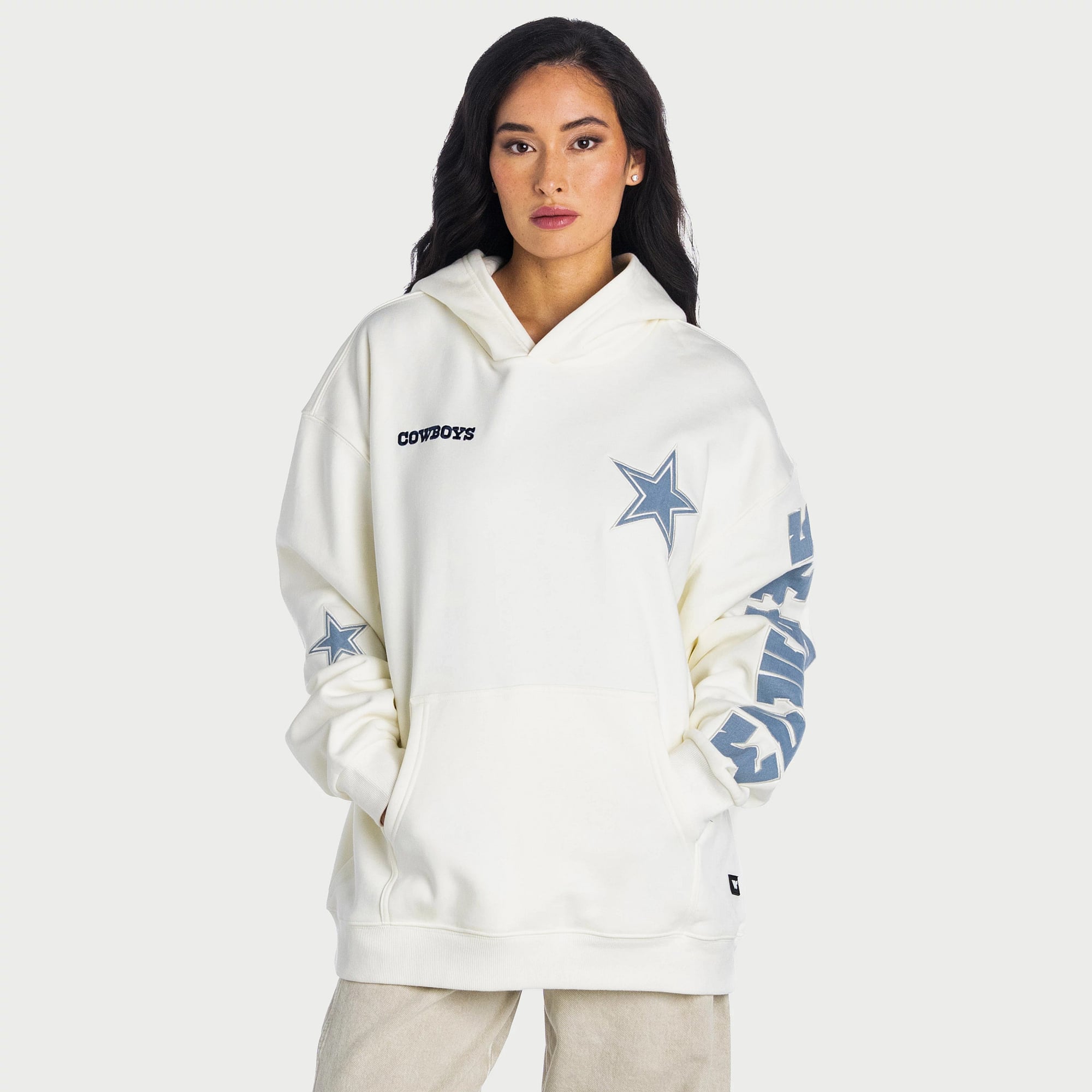 Sweat à capuche oversize crème unisexe The Wild Collective Dallas Cowboys
