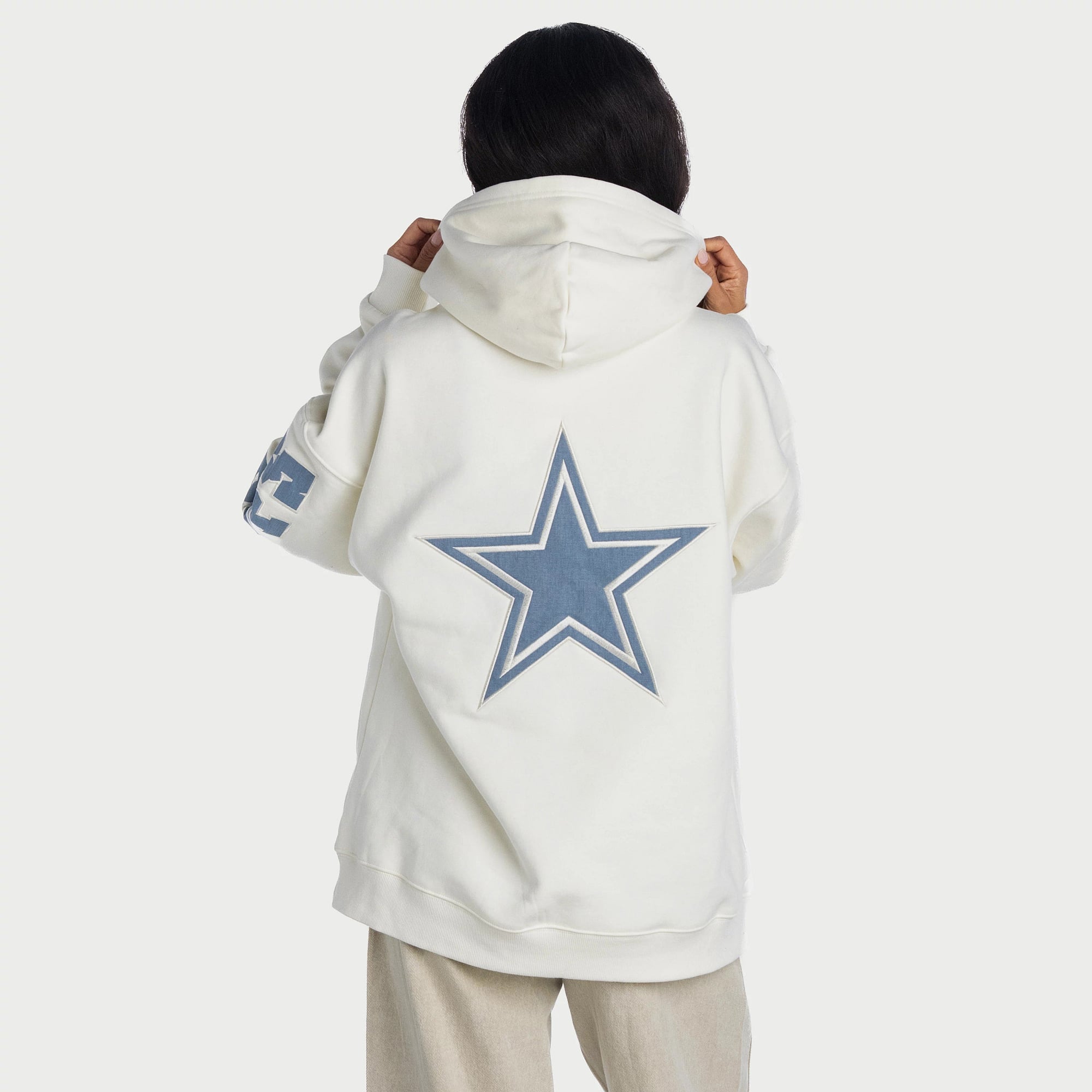 Sweat à capuche oversize crème unisexe The Wild Collective Dallas Cowboys