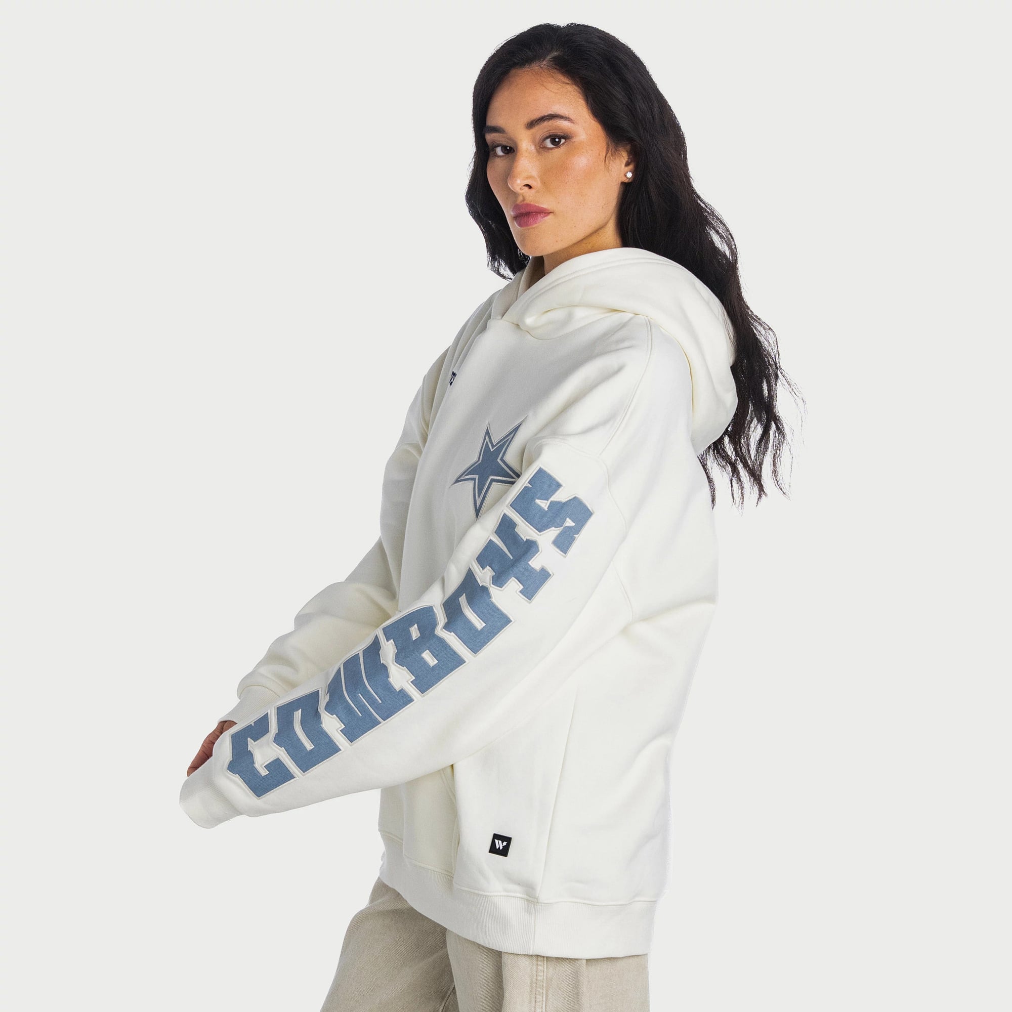 Sweat à capuche oversize crème unisexe The Wild Collective Dallas Cowboys