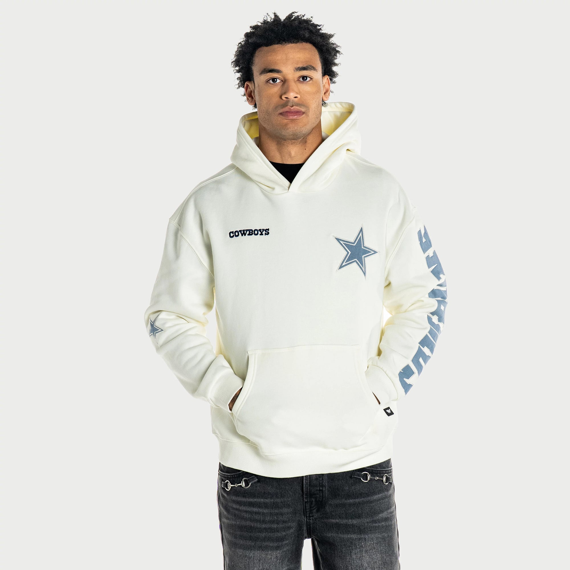 Sweat à capuche oversize crème unisexe The Wild Collective Dallas Cowboys