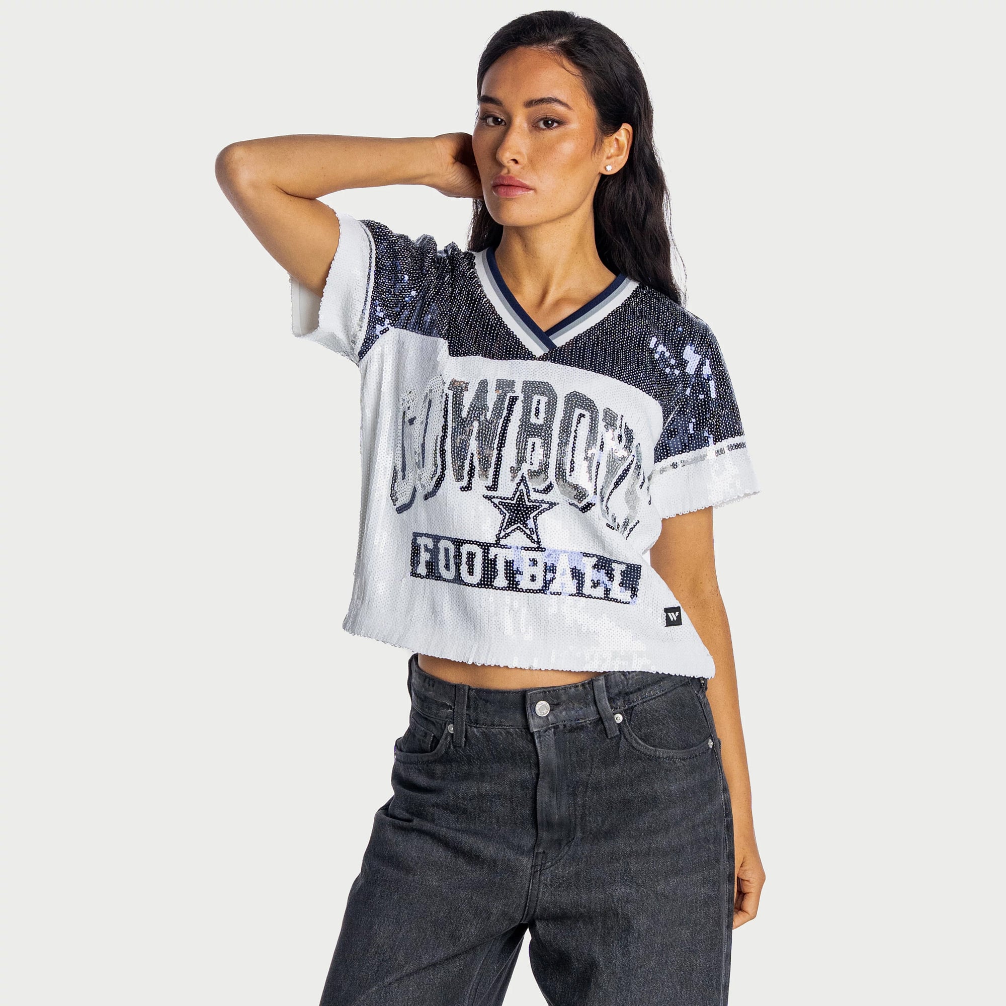 T-shirt à sequins col en V bleu marine The Wild Collective pour femmes, motif Dallas Cowboys