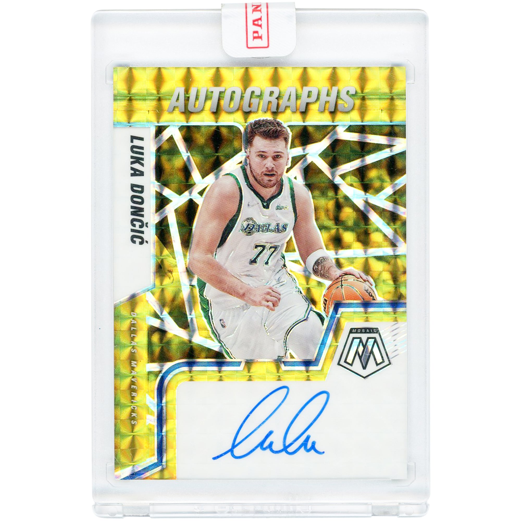 Carte autographiée de Luka Dončić (Dallas Mavericks) 2021-22 Panini Mosaic Gold Prizm #AM-LKD #4/10