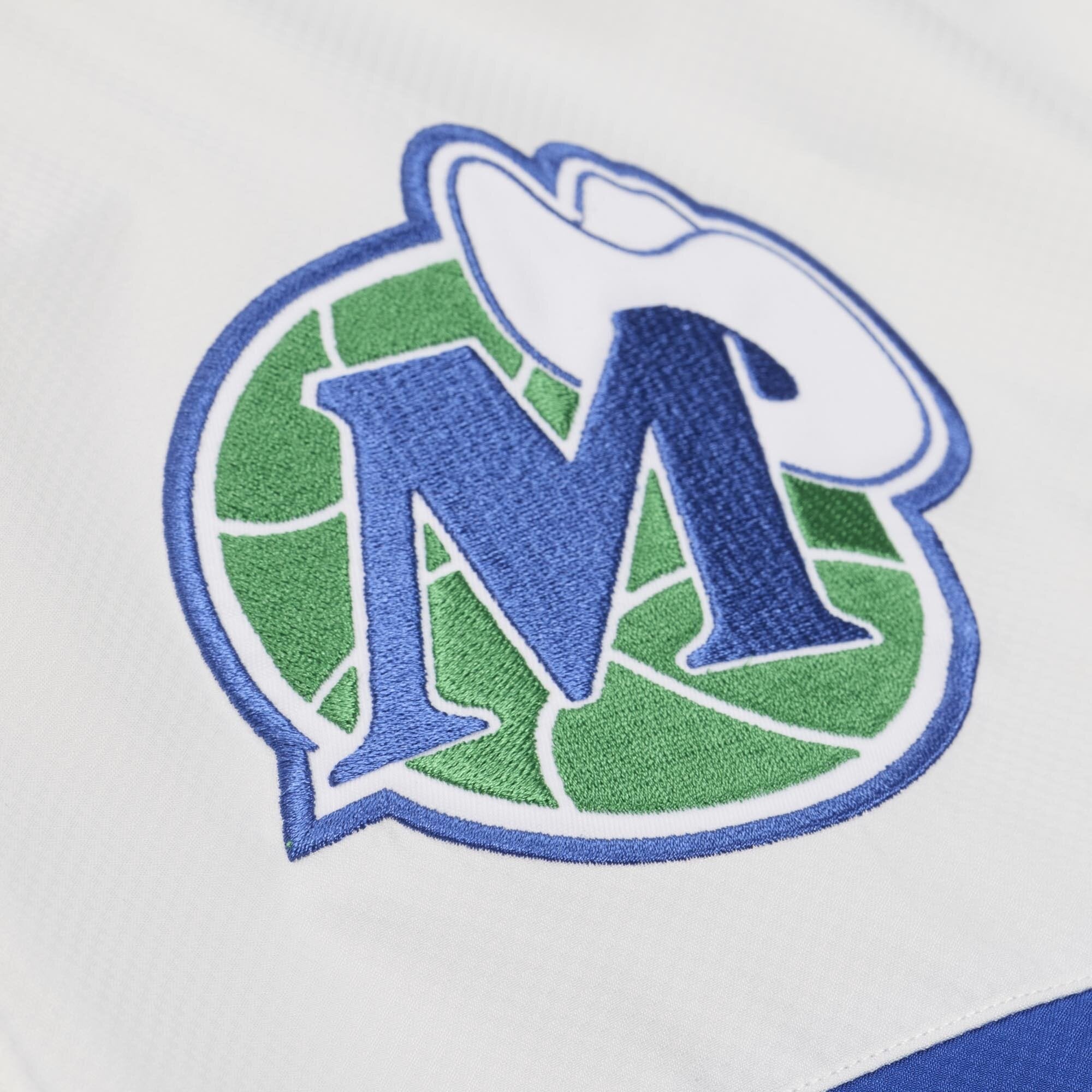 Coupe-vent anorak léger à fermeture éclair quart de tour Mitchell & Ness bleu Dallas Mavericks pour homme