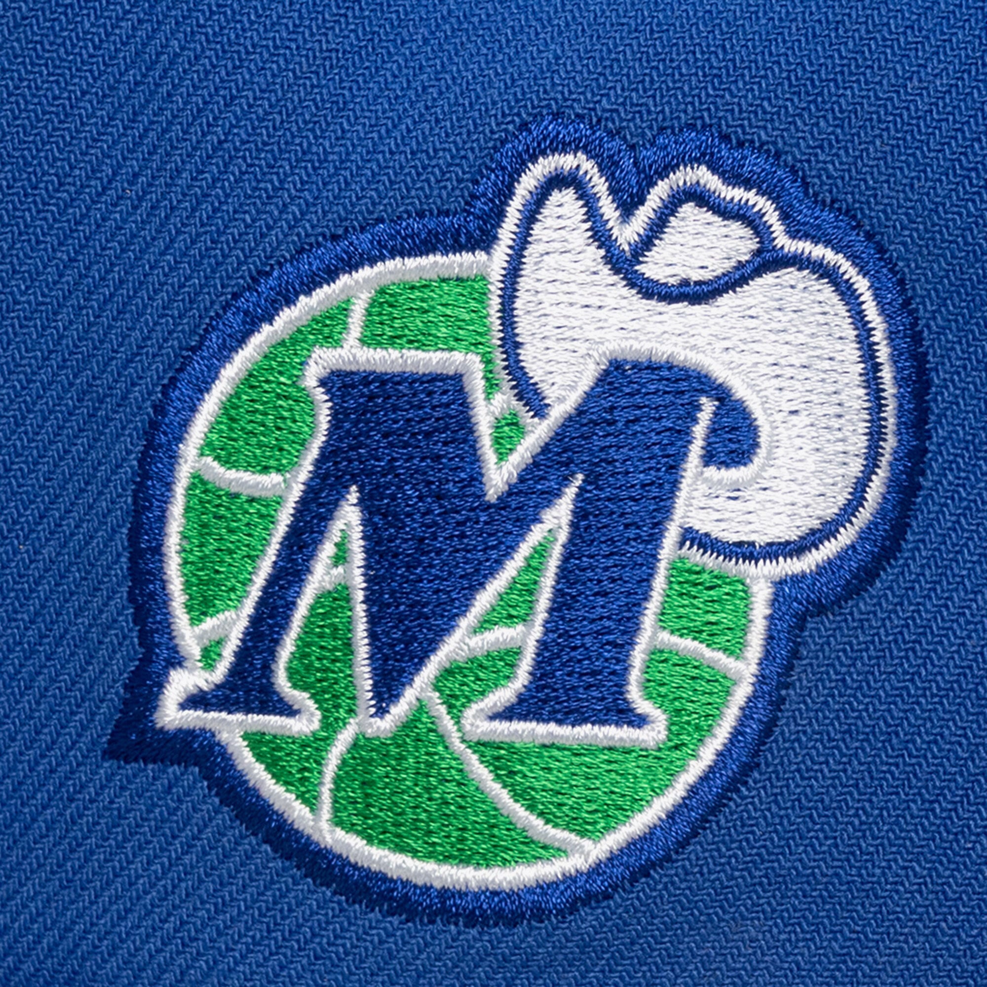 Casquette snapback Mitchell & Ness bleue pour homme, modèle Dallas Mavericks Head Coach