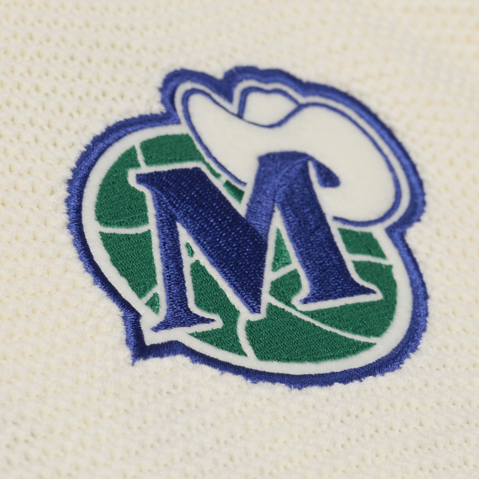 Men's Mitchell & Ness  Cream Dallas Mavericks Hardwood Classics Retro Roots Short Sleeve Sweater Jersey