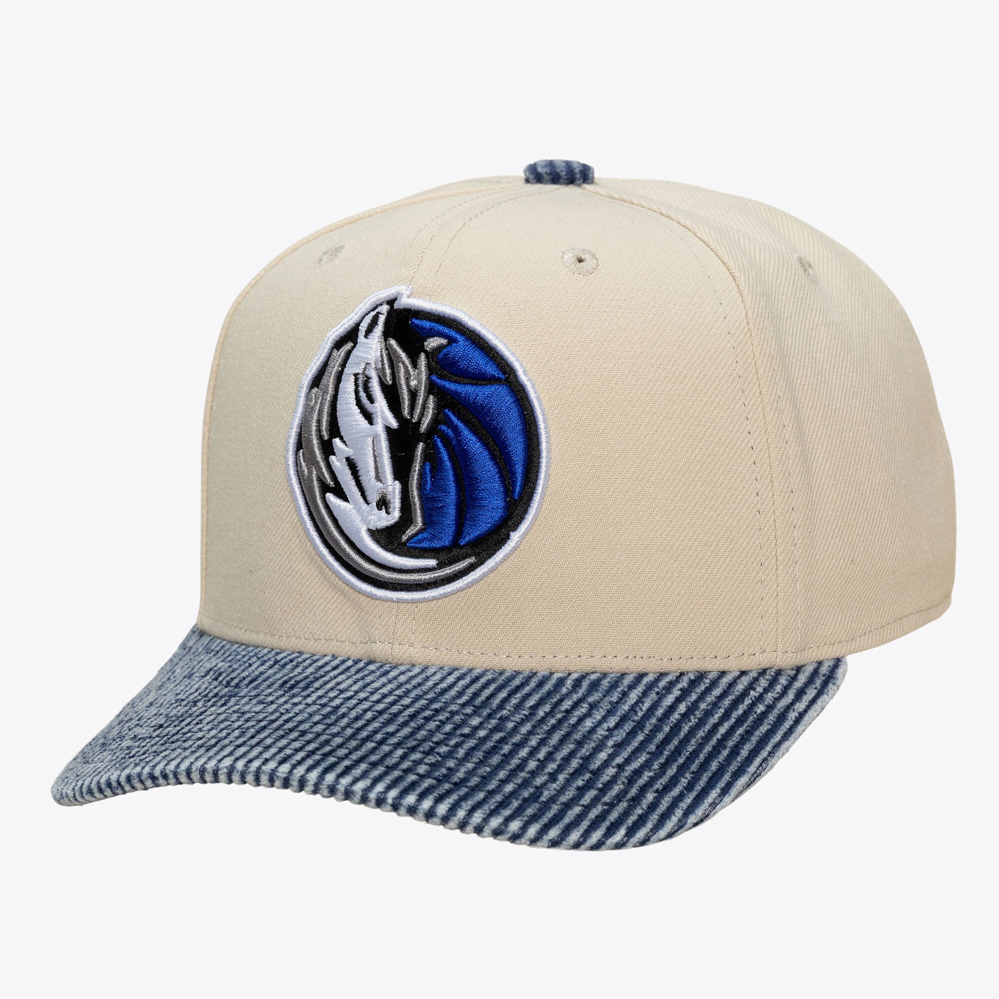 Casquette Mitchell & Ness Pro Crown Snapback crème/bleue Dallas Mavericks en velours côtelé délavé pour homme