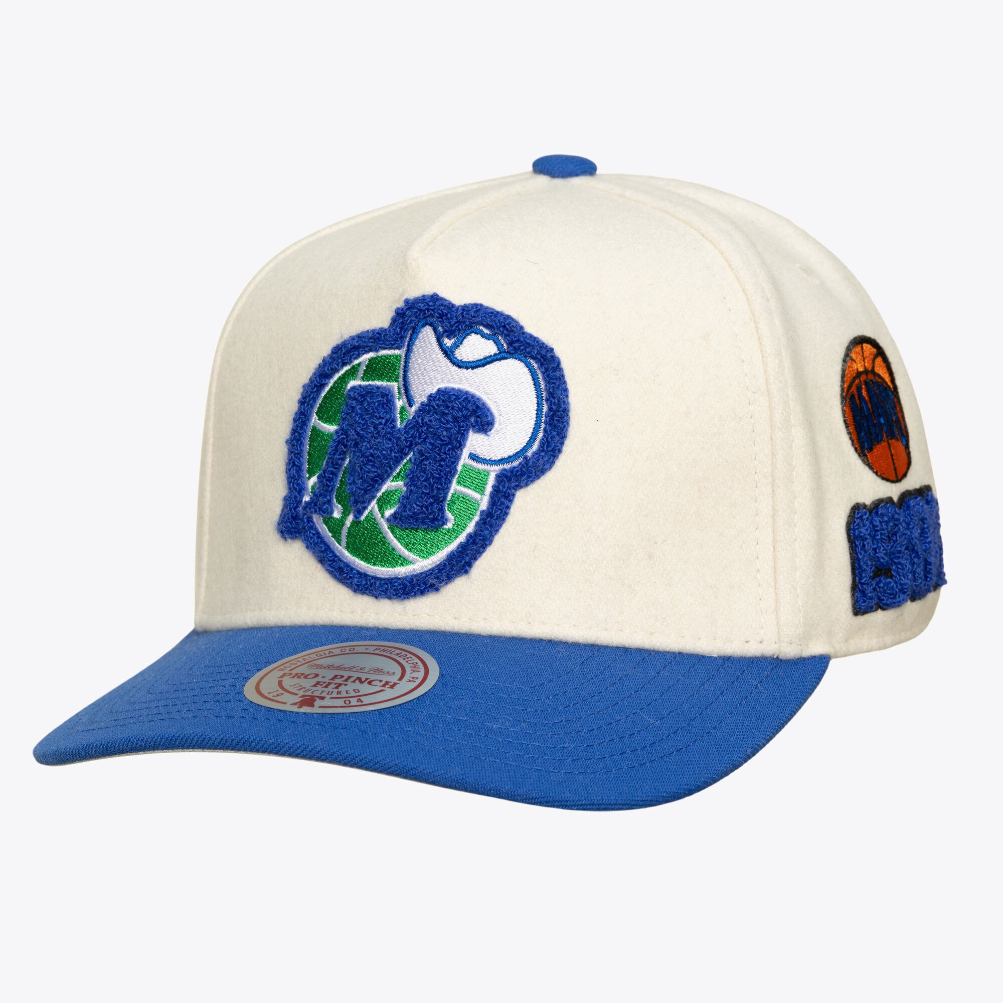 Casquette unisexe Mitchell & Ness crème Dallas Mavericks Team Pro ajustable