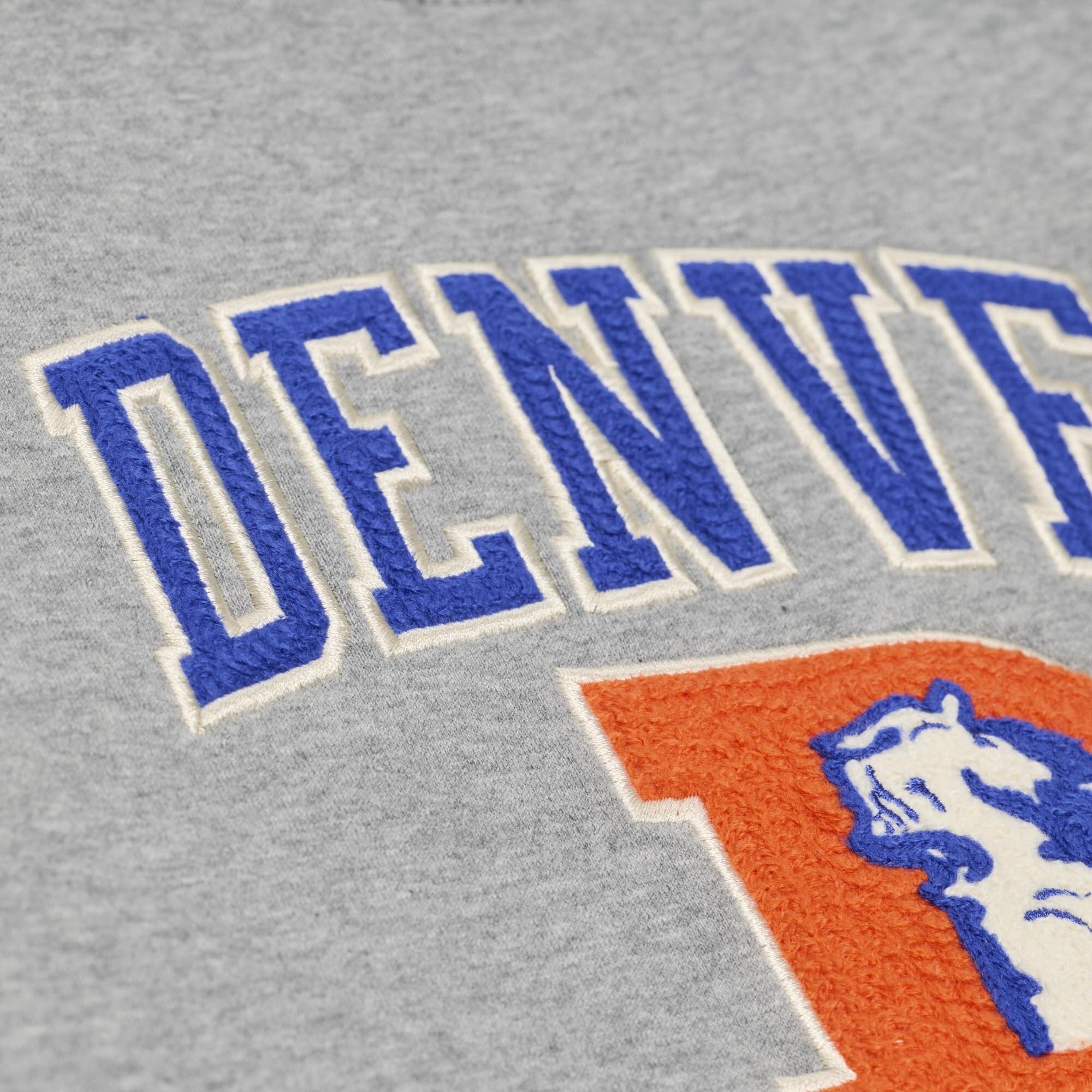 Sweat-shirt Mitchell & Ness Premium Essentials gris chiné pour homme