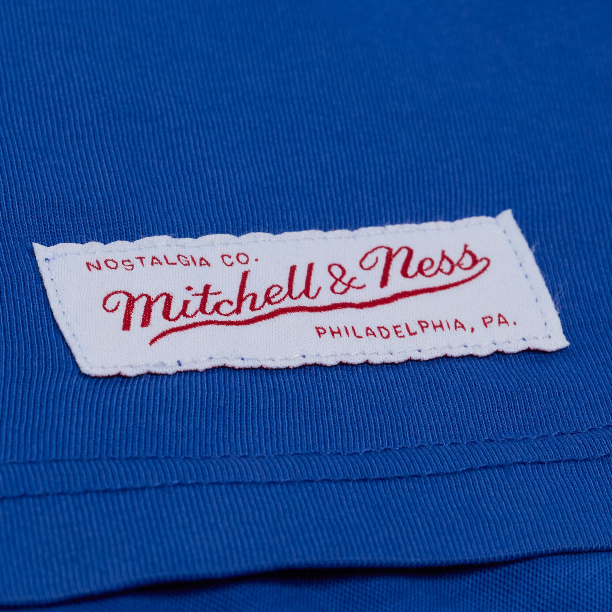 T-shirt à manches courtes Mitchell & Ness Royal Denver Broncos Core Essentials Street Graphic pour homme