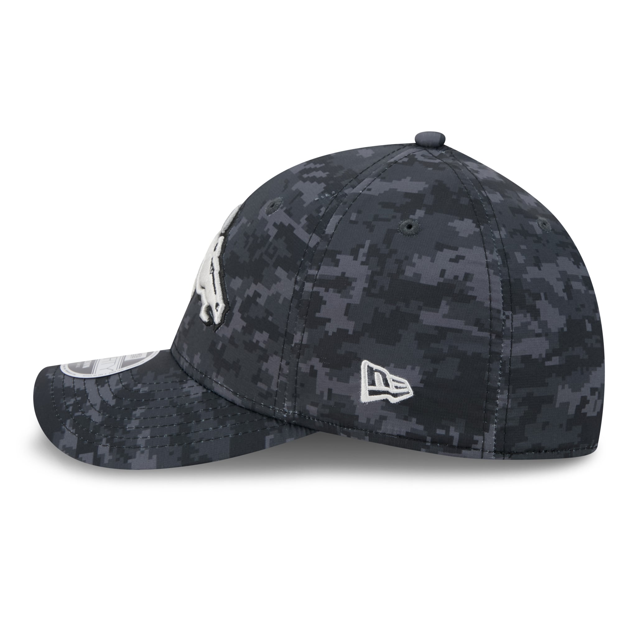 Casquette extensible New Era noire Denver Broncos 2026 Salute To Service 39THIRTY M-Crown pour homme