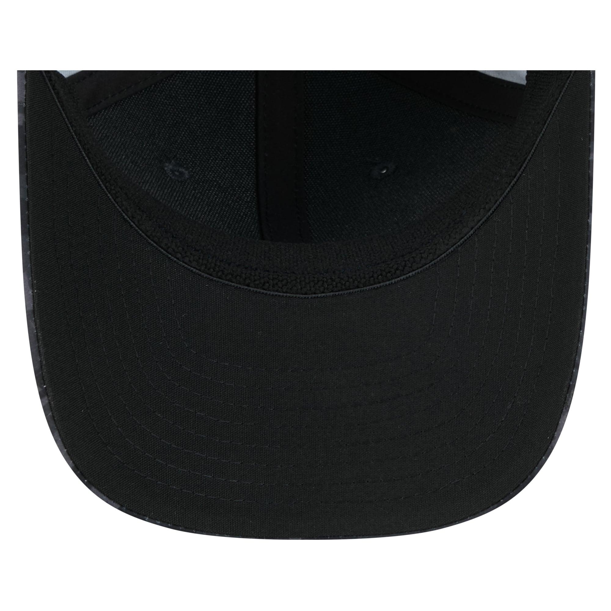 Casquette extensible New Era noire Denver Broncos 2026 Salute To Service 39THIRTY M-Crown pour homme