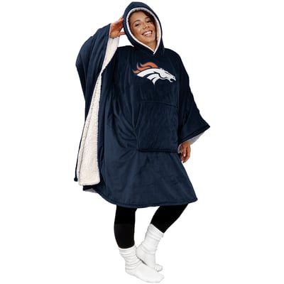 Denver Broncos Pegasus Team 50" x 70" Bloncho Sherpa Fan Cape