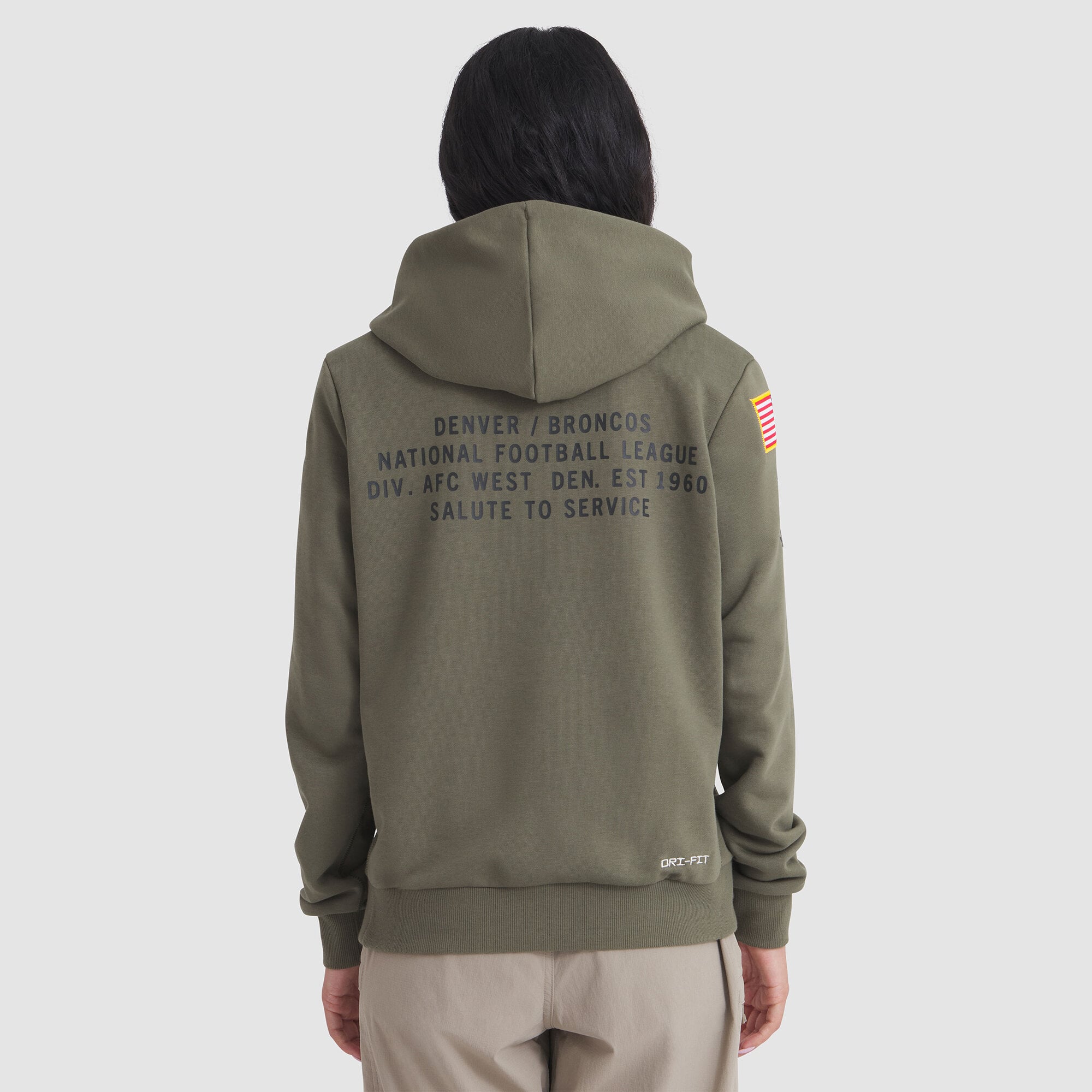 Sweat à capuche Nike Dri-FIT pour femme, couleur olive, Denver Broncos 2025 Salute to Service Sideline Standard Issue