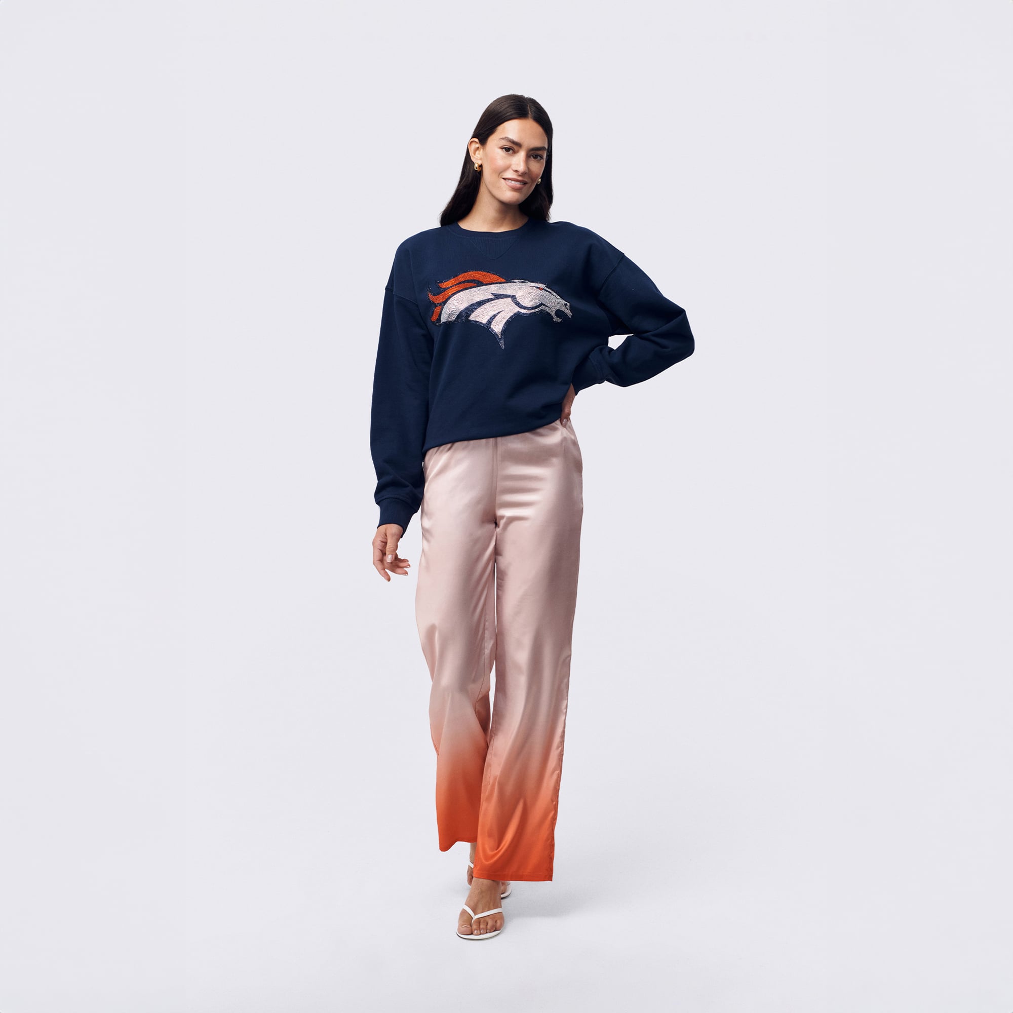 Sweat-shirt Terez Navy Denver Broncos pour femme avec logo en pierre précieuse