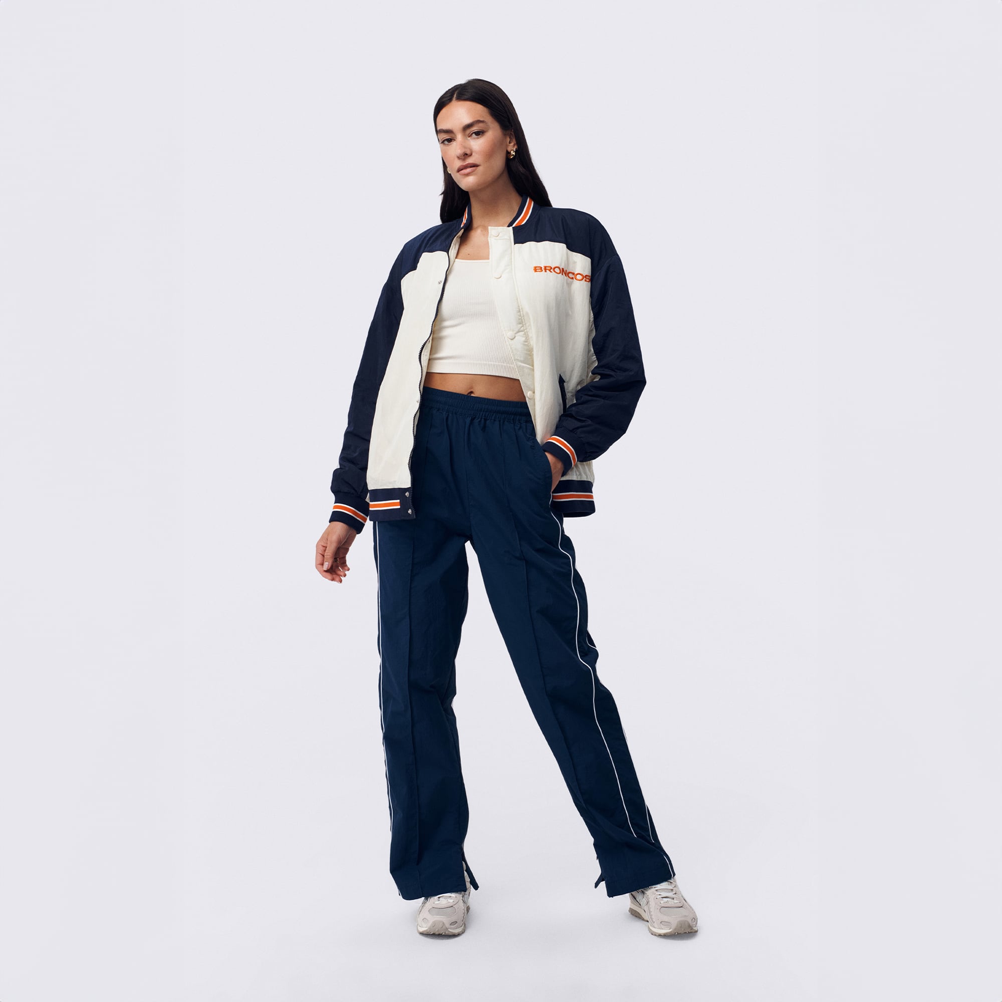 Veste bomber Terez blanche pour femme, Denver Broncos, à double empiècement et fermeture éclair intégrale