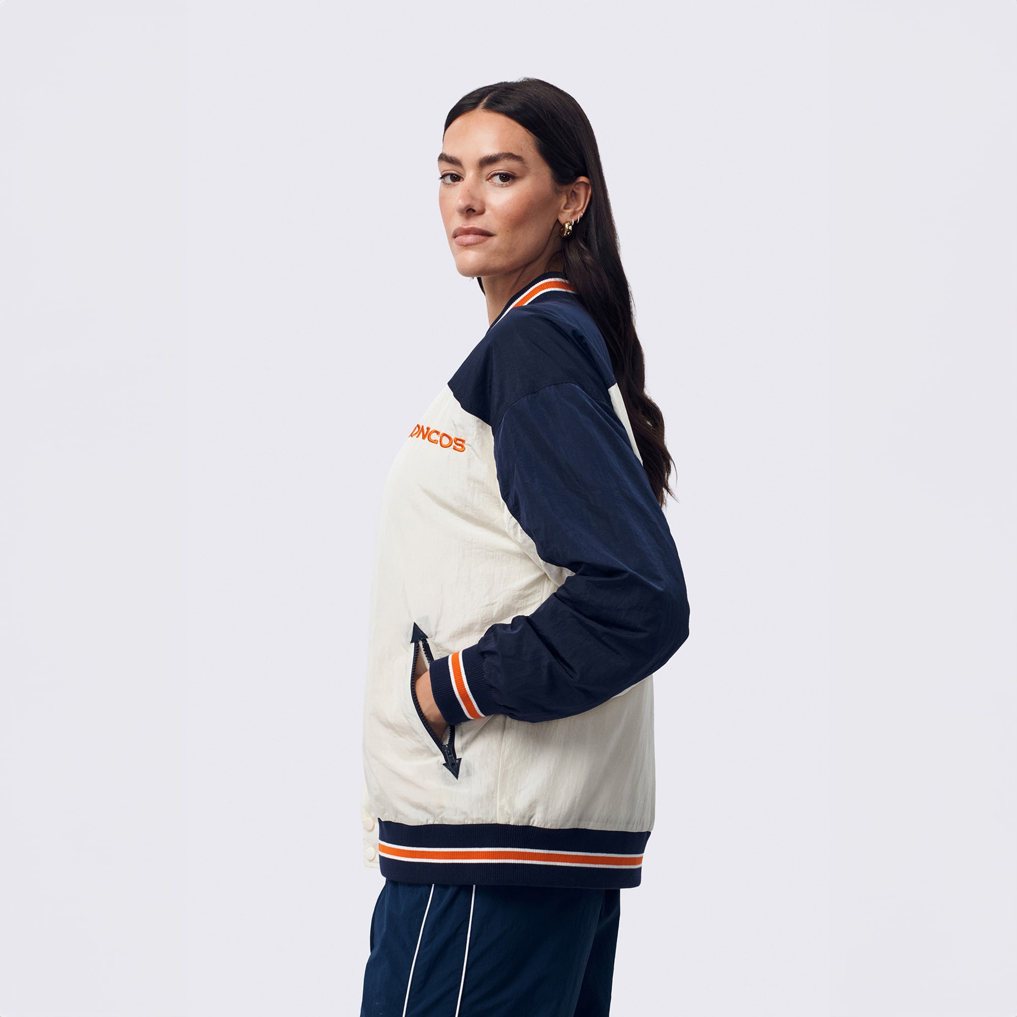 Veste bomber Terez blanche pour femme, Denver Broncos, à double empiècement et fermeture éclair intégrale