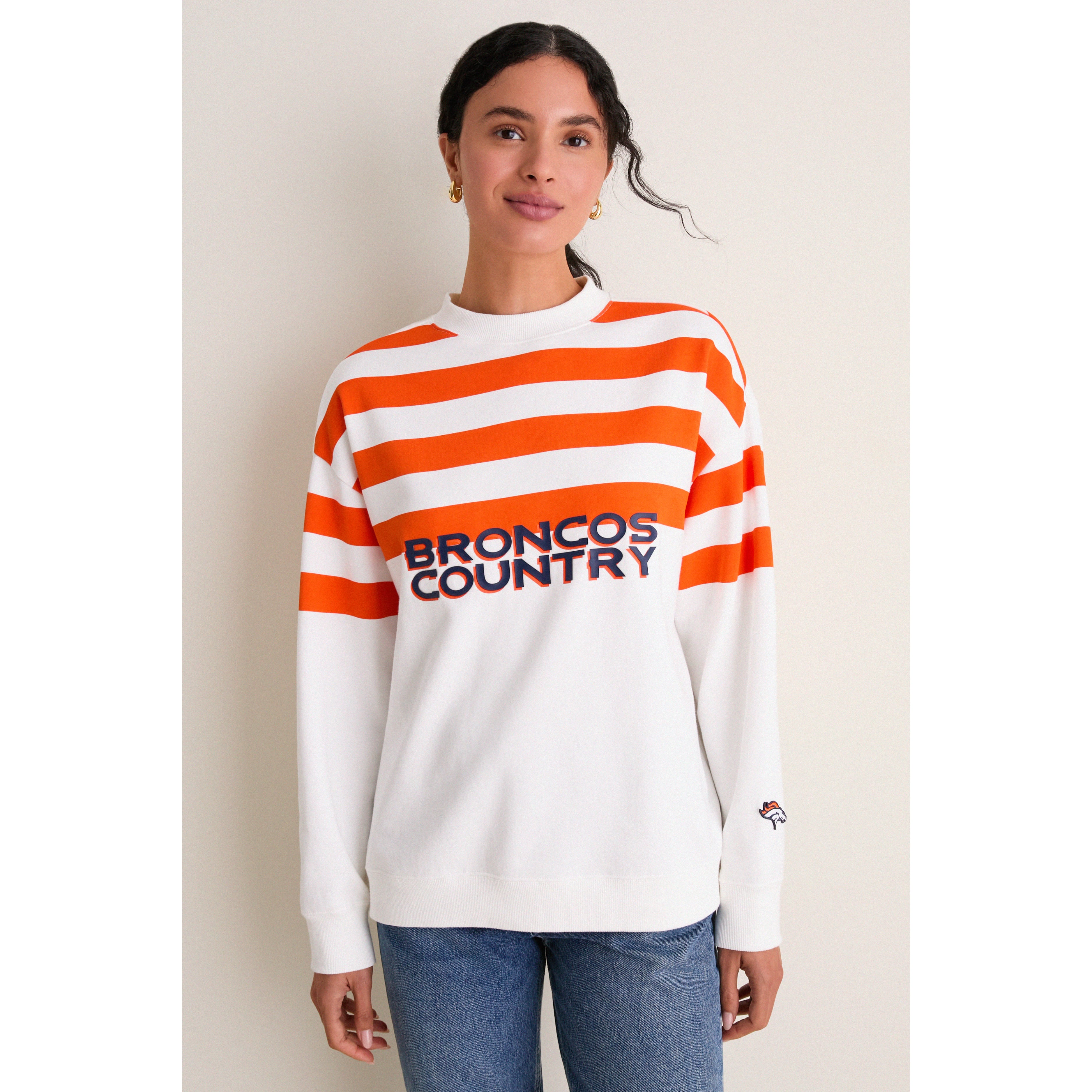 Sweat-shirt rayé blanc et orange Denver Broncos pour femme Tuckernuck