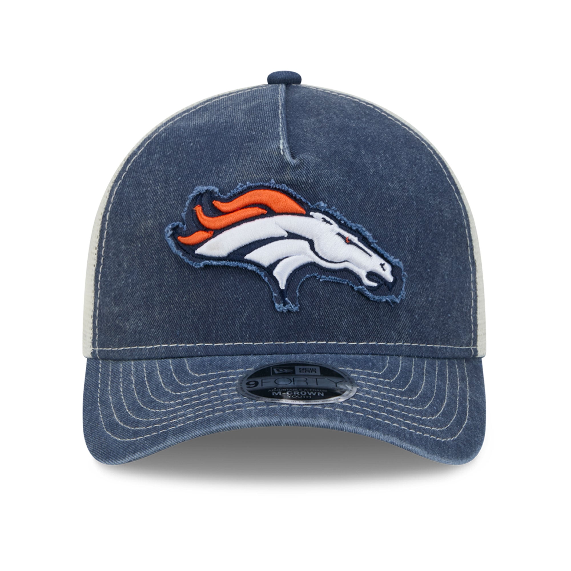 Casquette trucker ajustable New Era bleu marine Denver Broncos 9FORTY pour jeunes, modèle A-Frame M-Crown, pour supporters des Broncos de Denver.