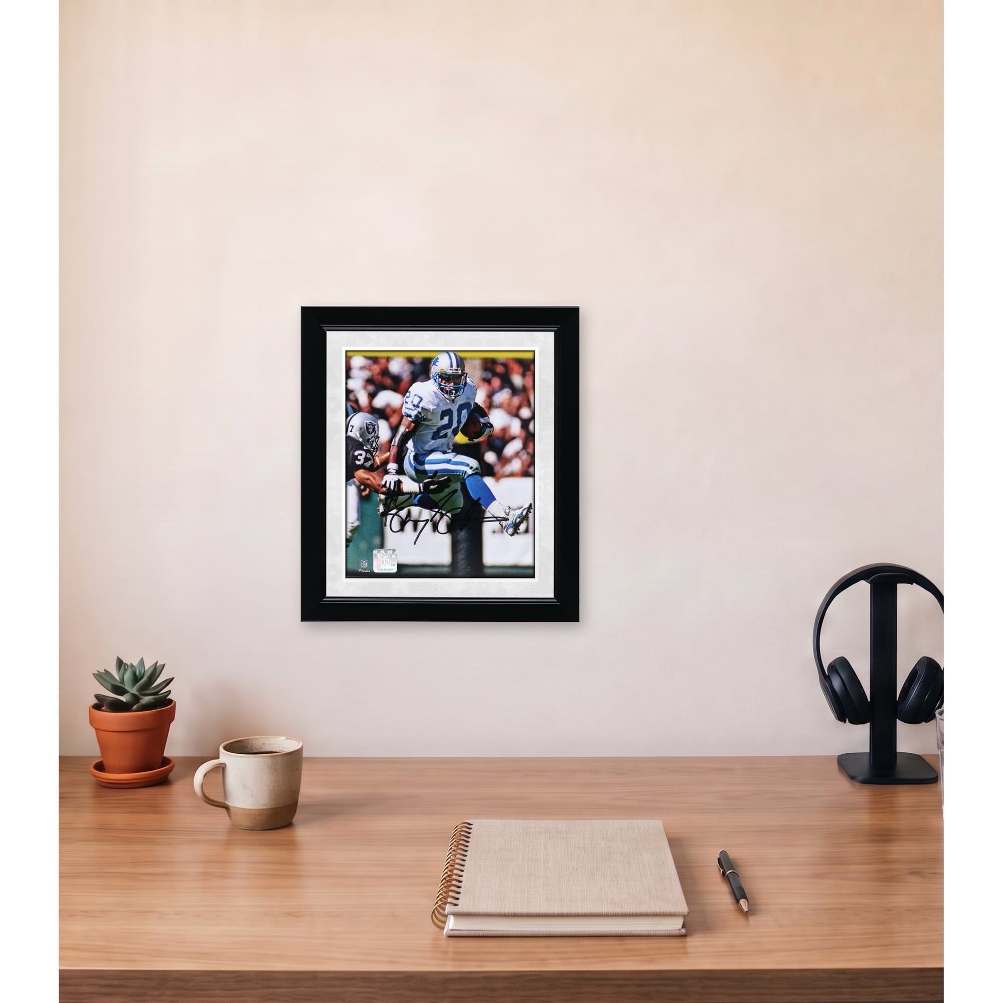 Photo dédicacée de Barry Sanders (Detroit Lions) - Match de haies contre les Raiders (8" x 10")