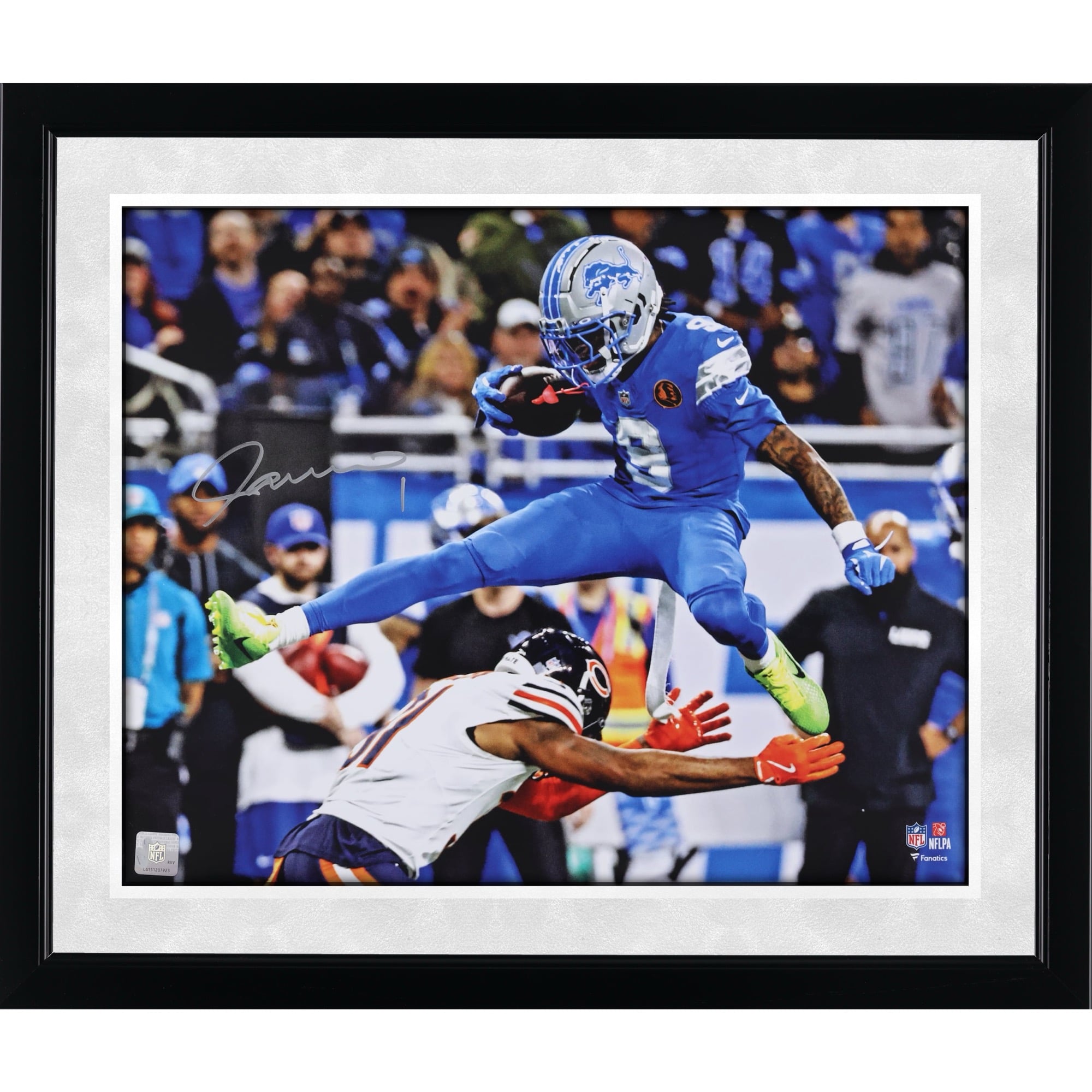 Photo dédicacée de Jameson Williams, défenseur des Bears, par les Lions de Détroit (40 x 50 cm).